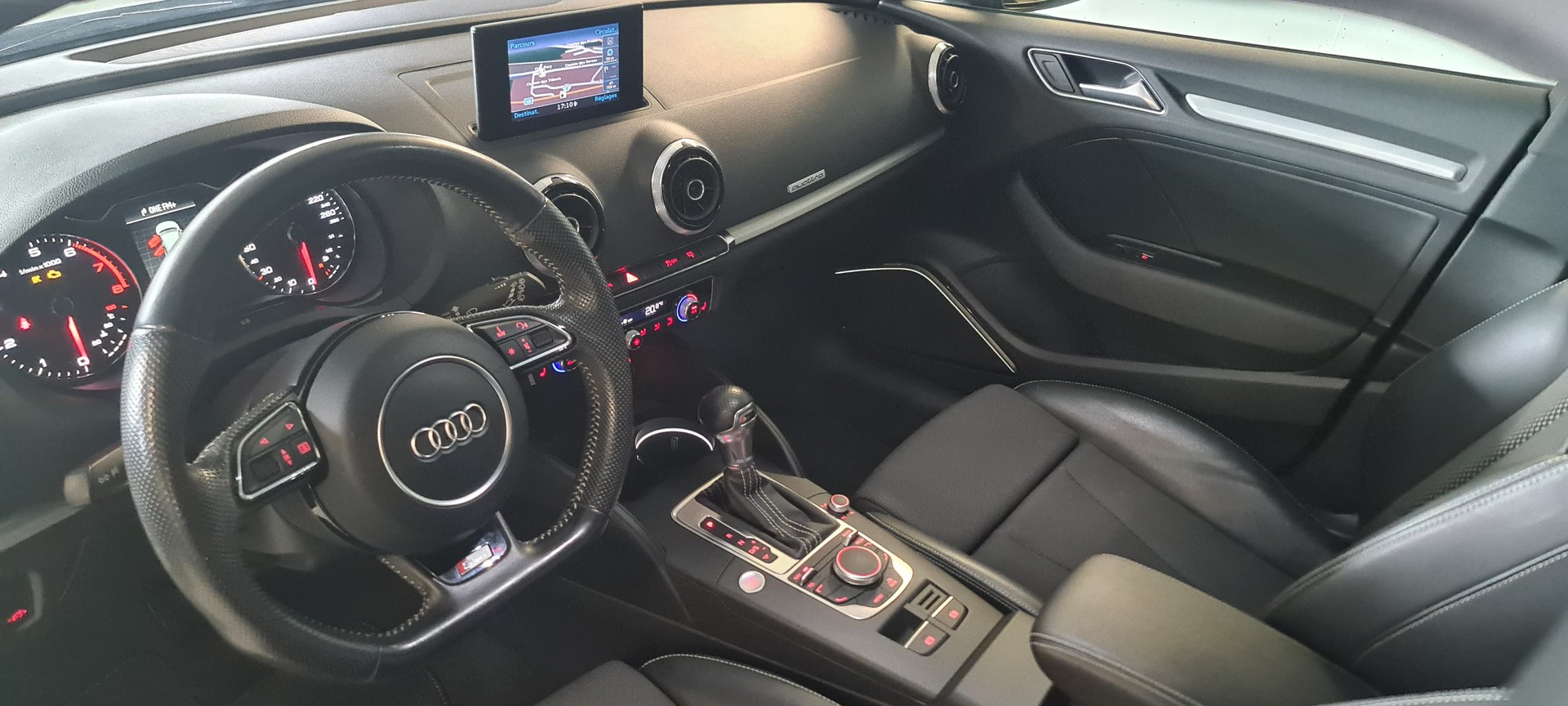 AUDI A3 Sportback 1.8 TFSI Ambiente quattro S-tronic-image-10