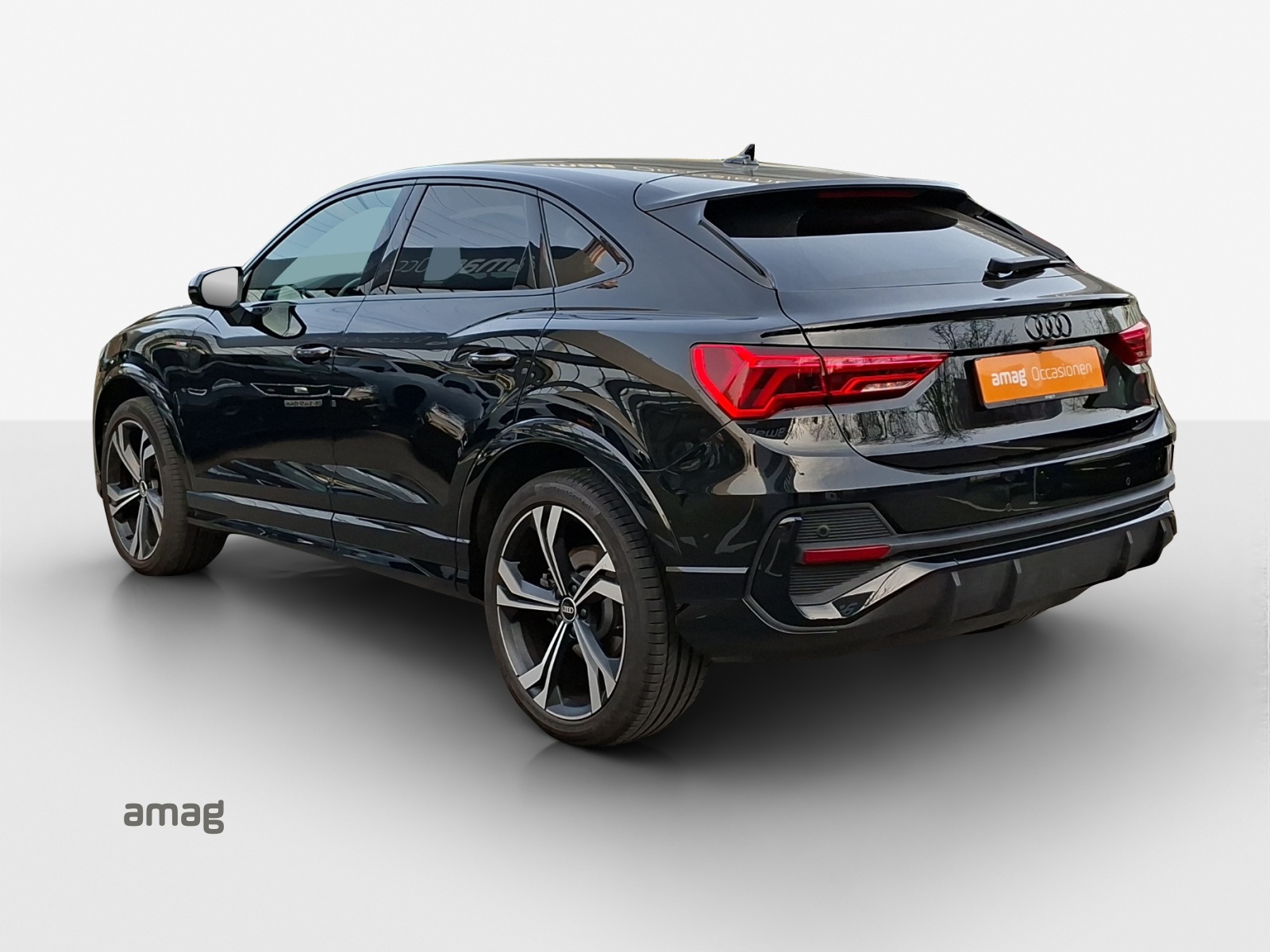 AUDI Q3 Sportback 40 TDI S line Attraction quattro S-tronic-image-2