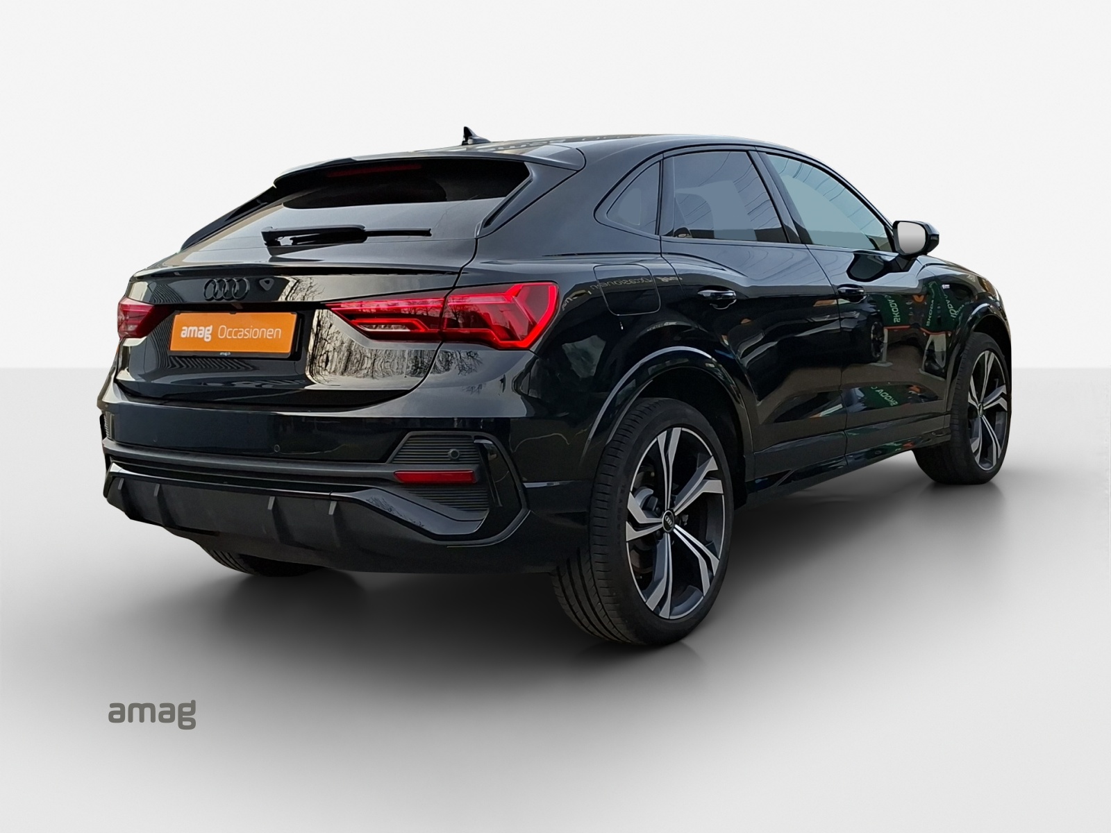 AUDI Q3 Sportback 40 TDI S line Attraction quattro S-tronic-image-4