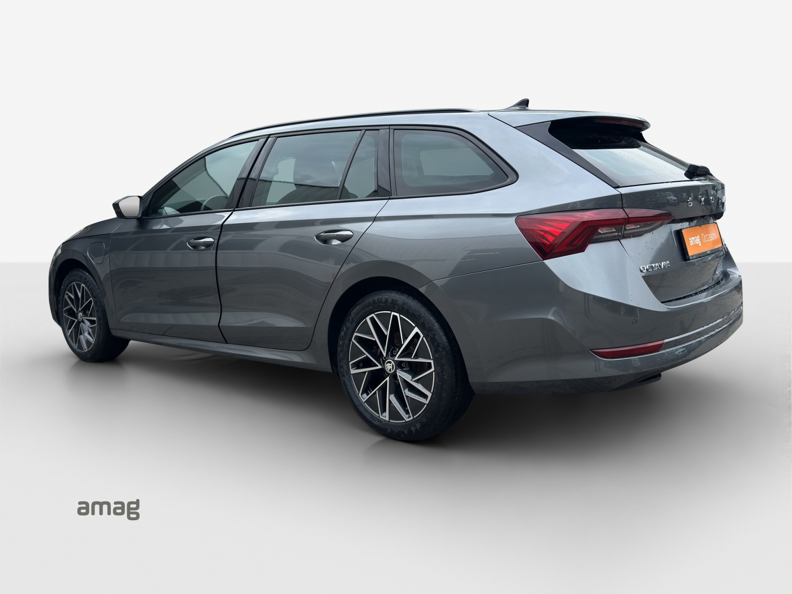 SKODA Octavia Combi 1.4 TSI PHEV DSG Ambition-image-3