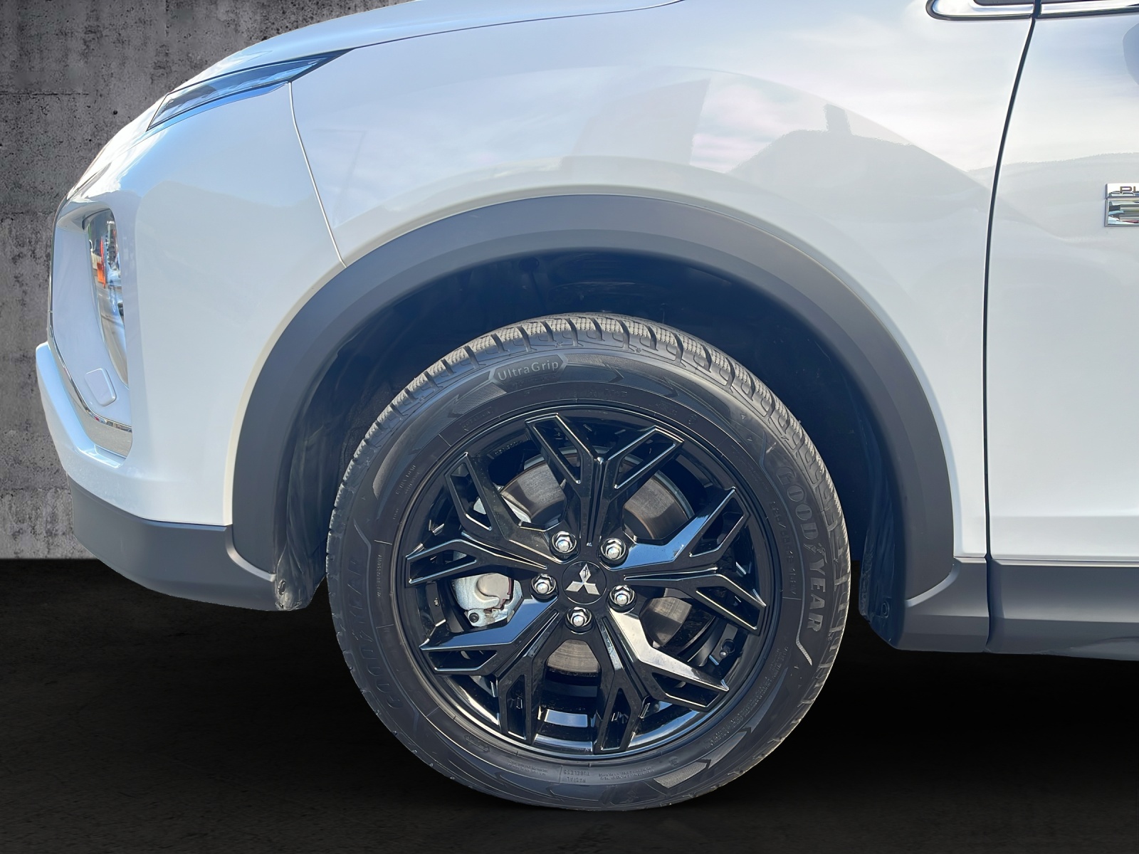 MITSUBISHI Eclipse Cross 2.4 PHEV Blackline 4WD-image-15