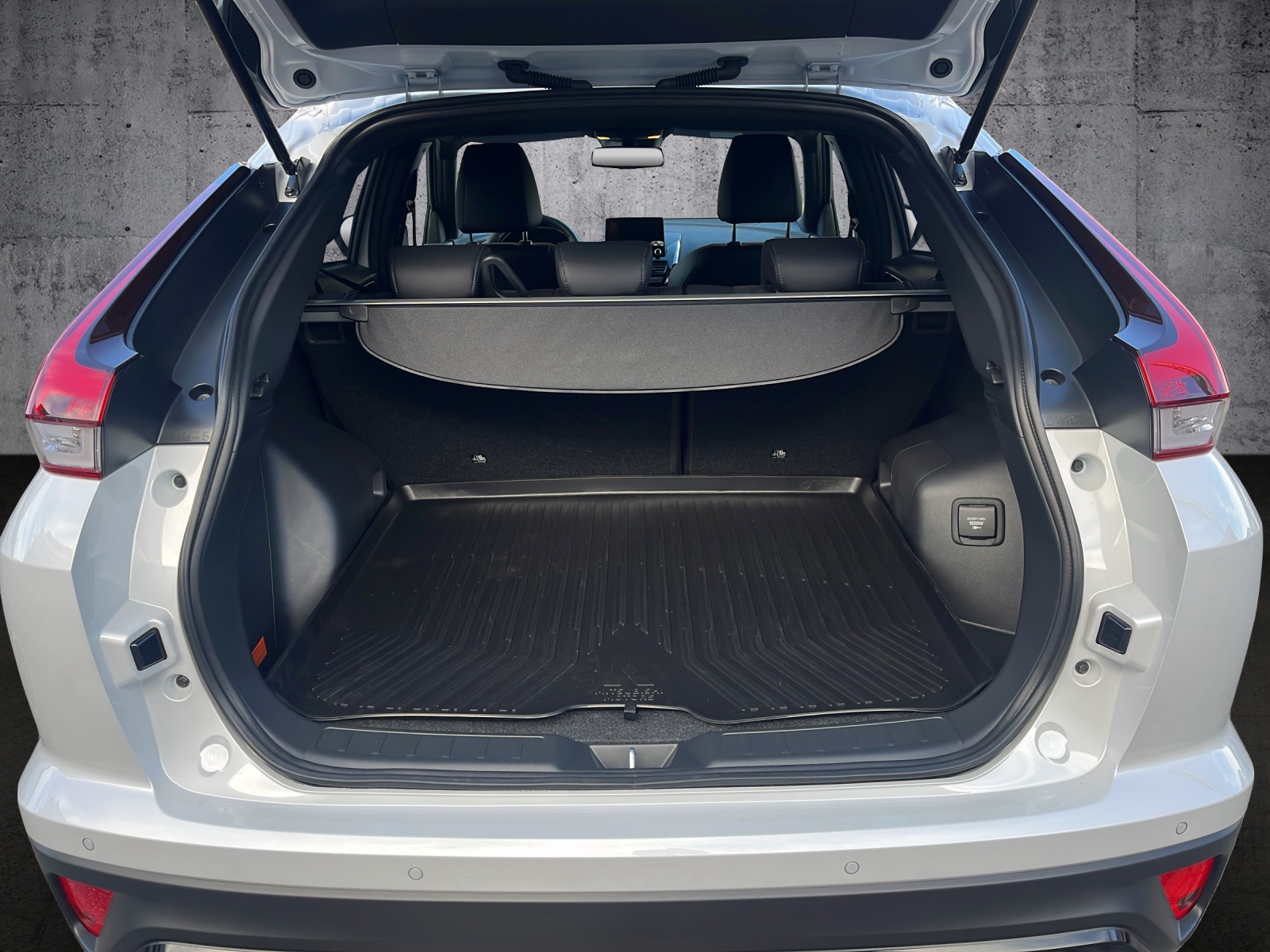 MITSUBISHI Eclipse Cross 2.4 PHEV Blackline 4WD-image-14