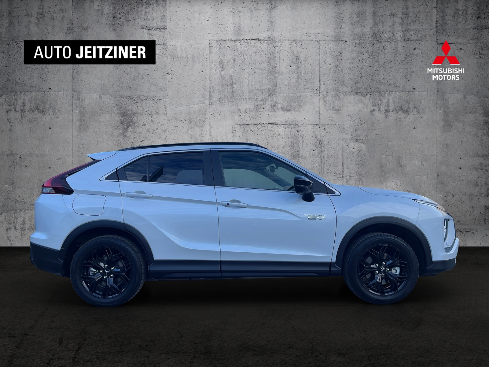 MITSUBISHI Eclipse Cross 2.4 PHEV Blackline 4WD-showroom-element-3