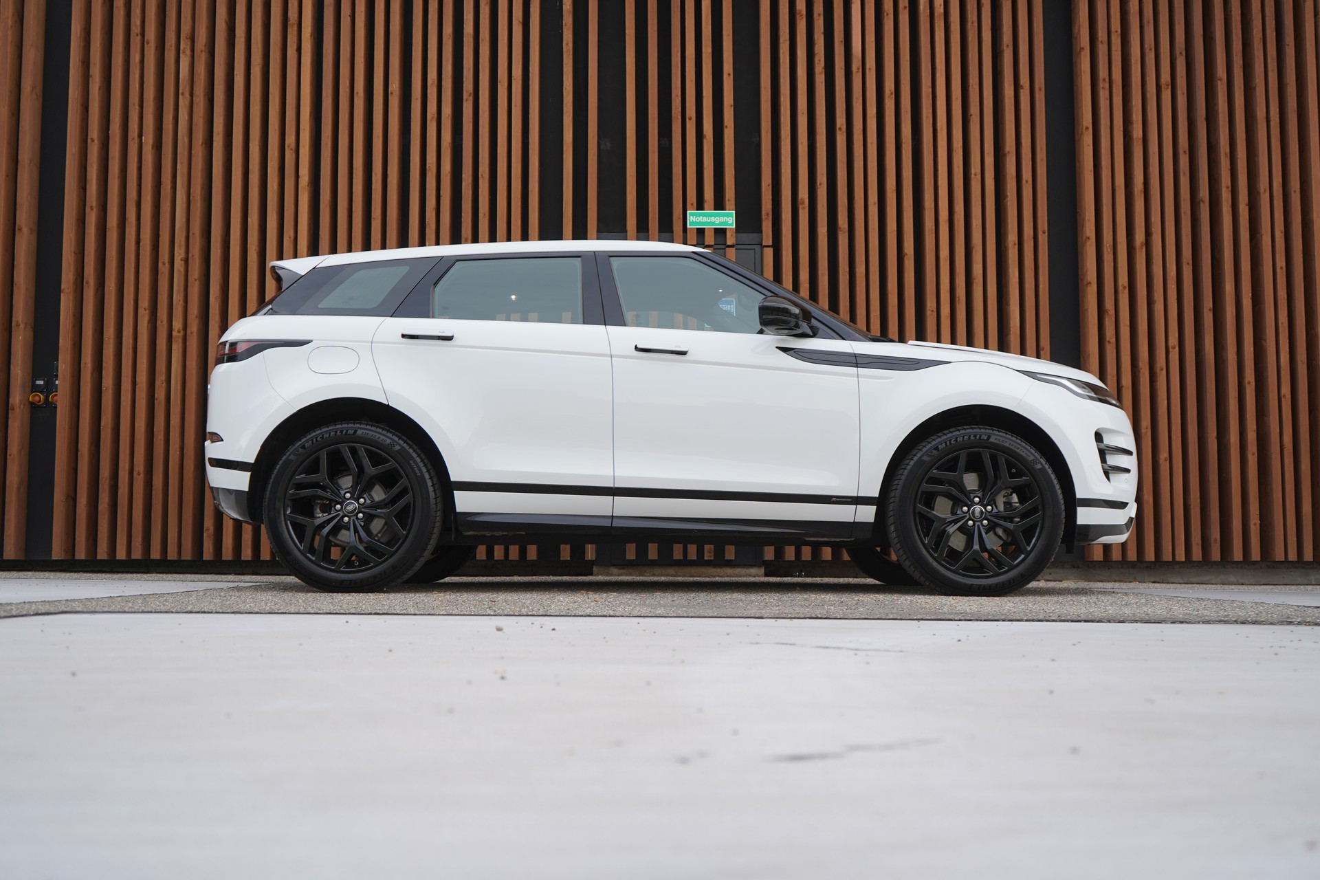 LAND ROVER RANGE ROVER EVOQUE R-DYNAMIC P 200 AT9 l 200 PS-image-0