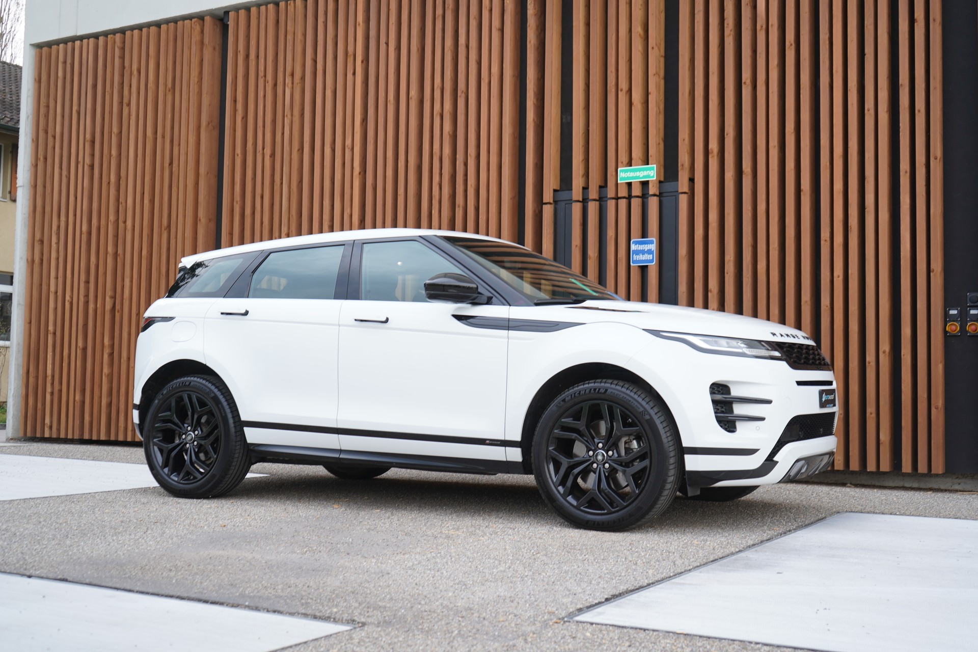 LAND ROVER RANGE ROVER EVOQUE R-DYNAMIC P 200 AT9 l 200 PS-image-9