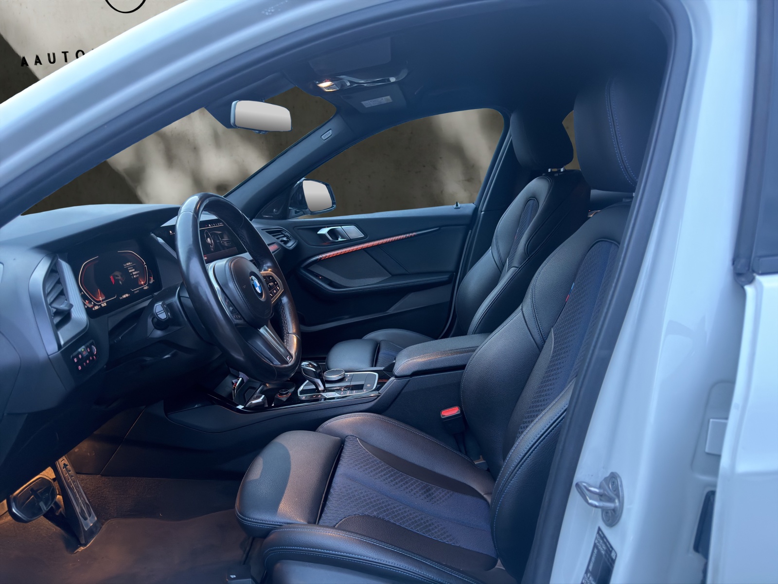 BMW 118i Pure M Sport Steptronic-image-8