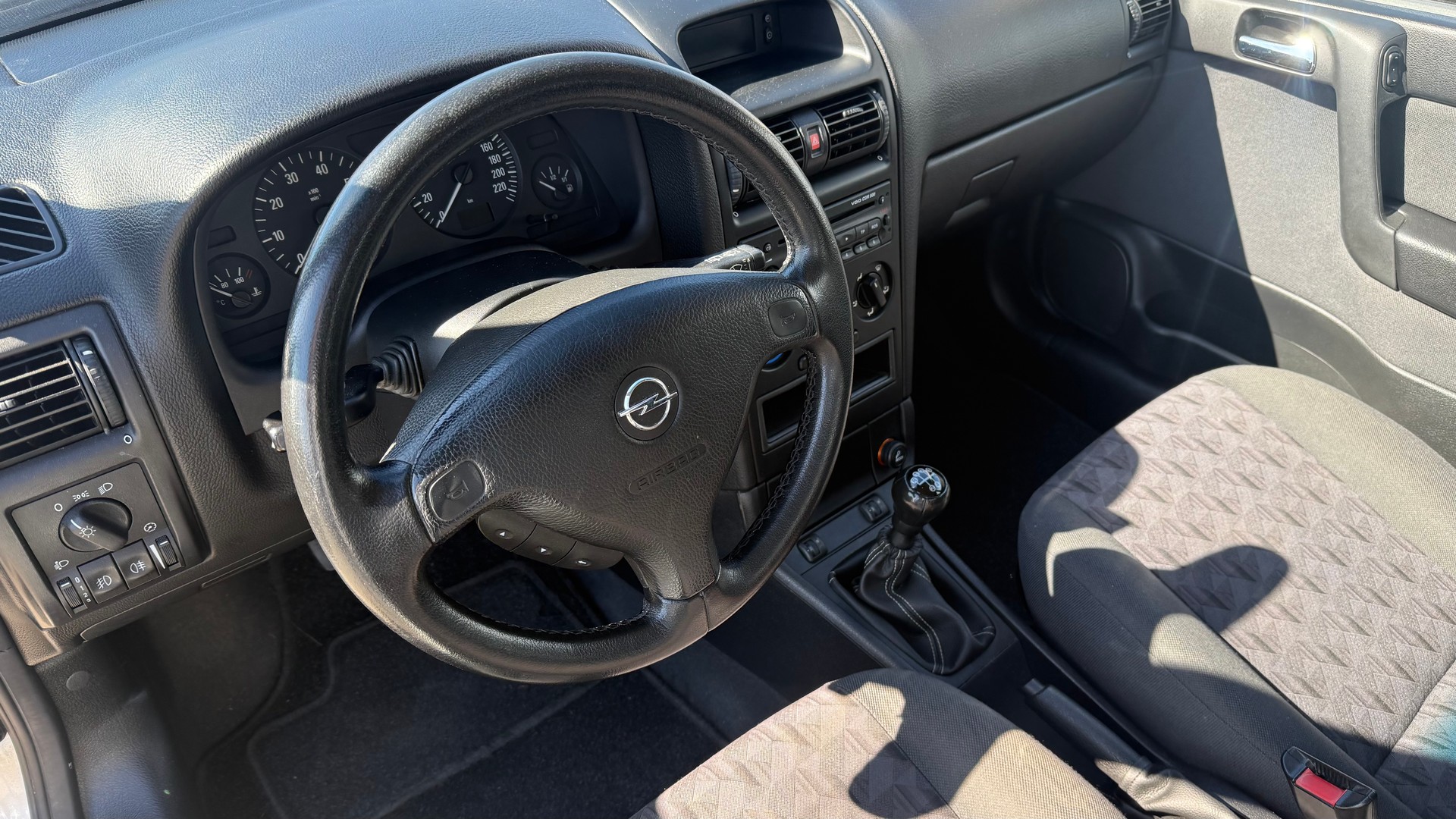 OPEL Astra 1.6i 16V Linea Fresca-image-2