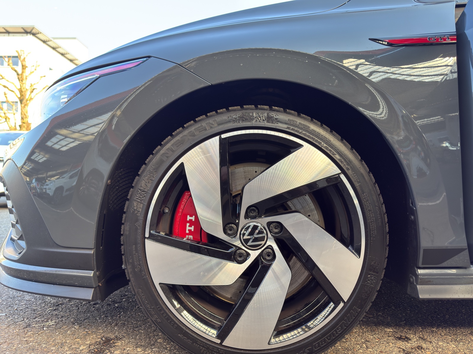 VW Golf 2.0 TSI GTI Clubsport DSG-image-15