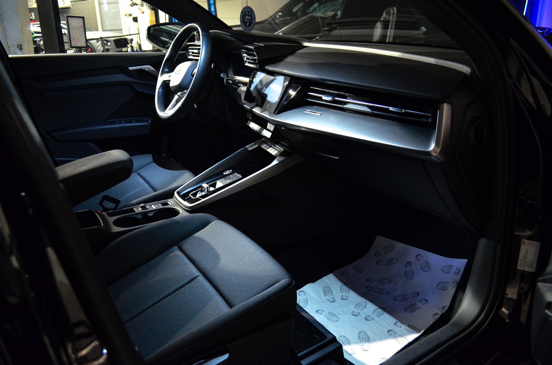 AUDI A3 Sportback 35 TFSI S line Attraction S-tronic-image-10