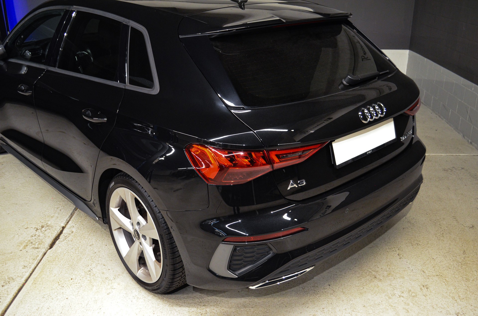 AUDI A3 Sportback 35 TFSI S line Attraction S-tronic-image-9