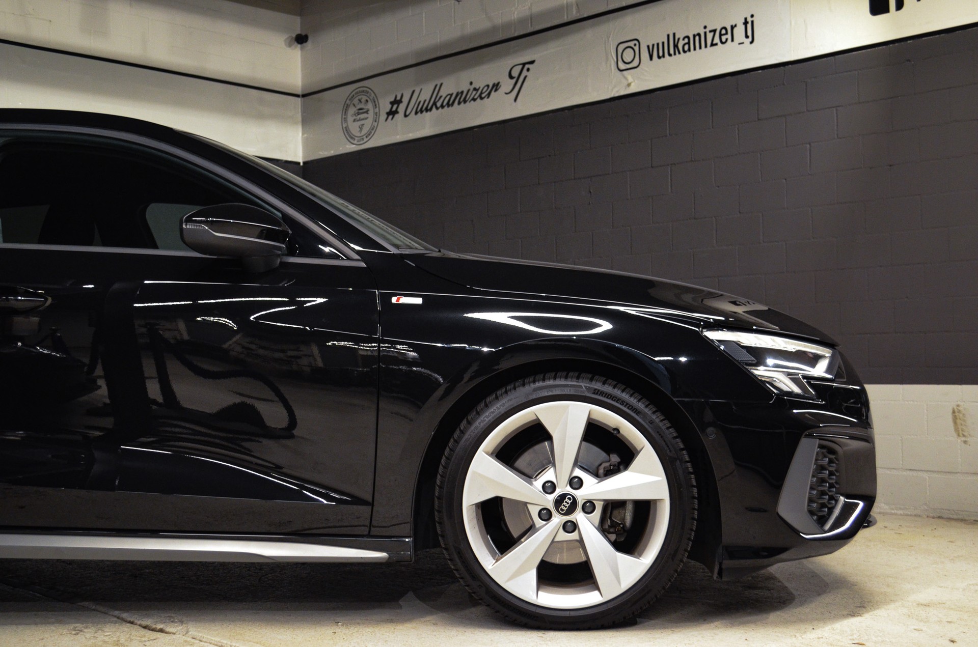 AUDI A3 Sportback 35 TFSI S line Attraction S-tronic-showroom-element-2