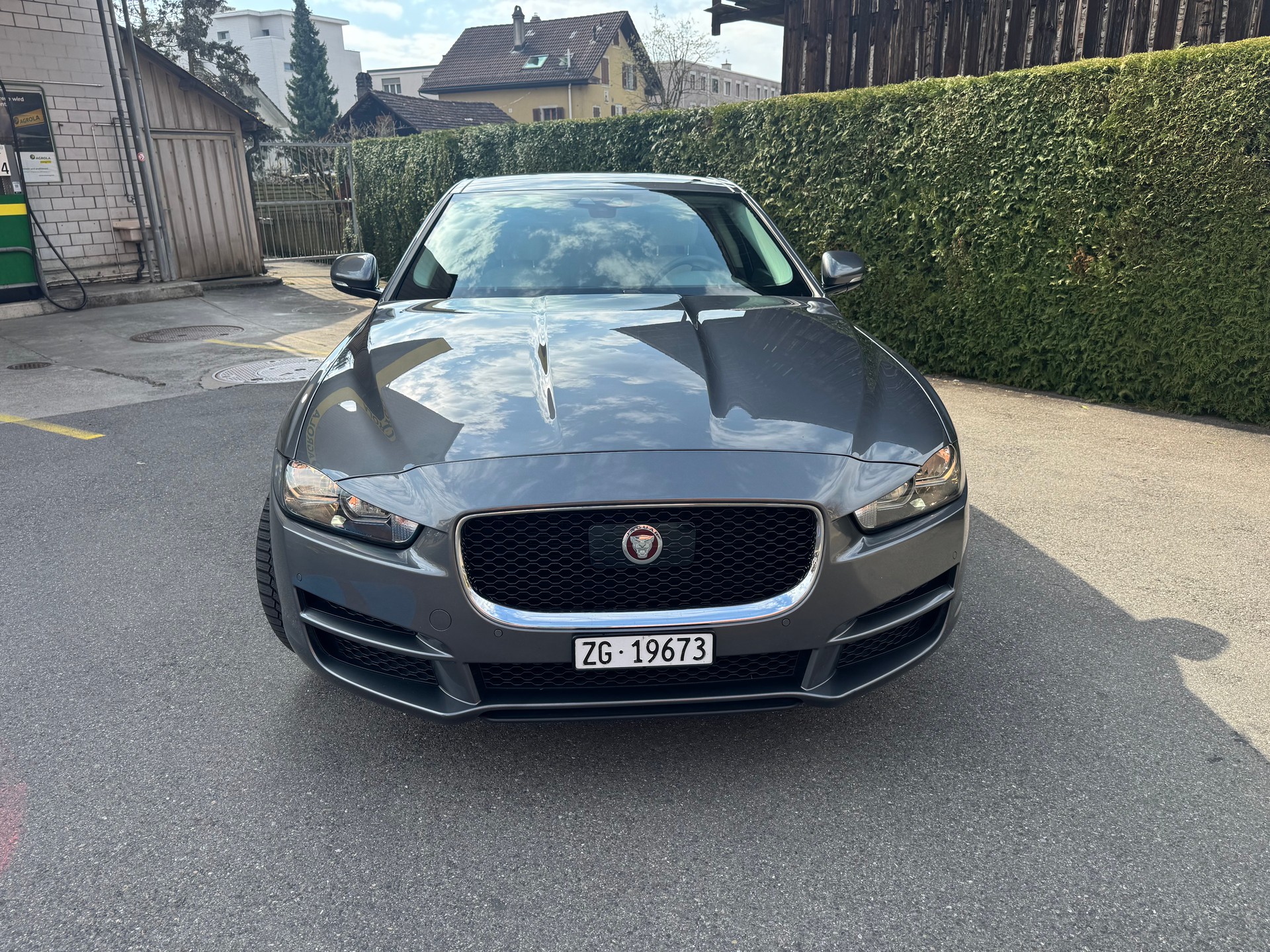 JAGUAR XE 20d AWD Automat-image-4