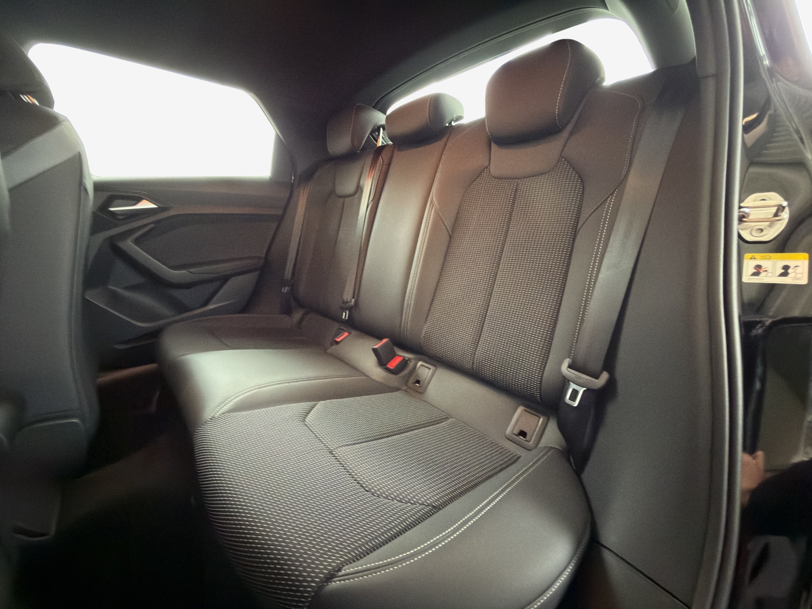 AUDI A1 Sportback 30 TFSI S Line Attraction S-tronic-image-11