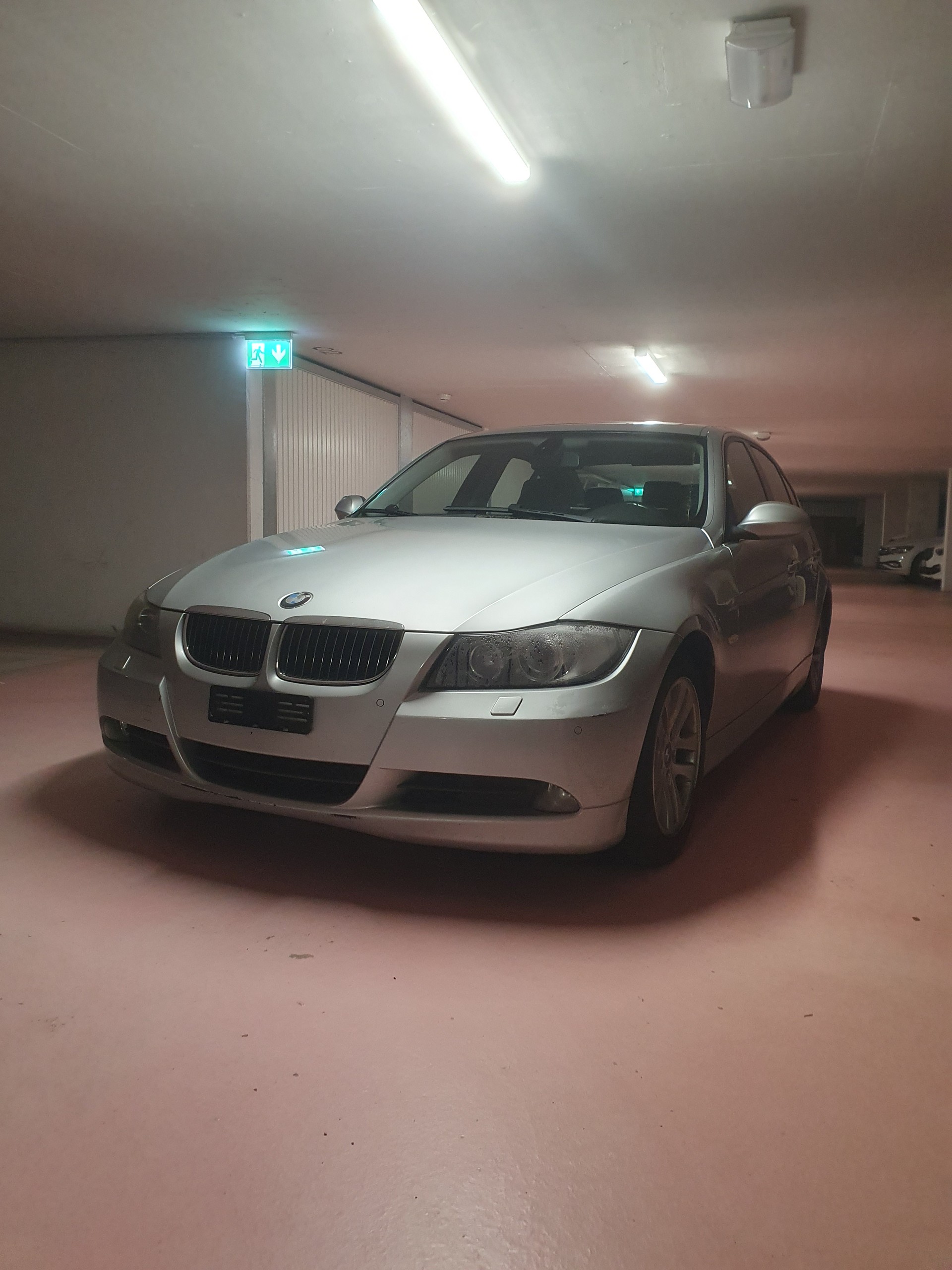 BMW 325i-image-0