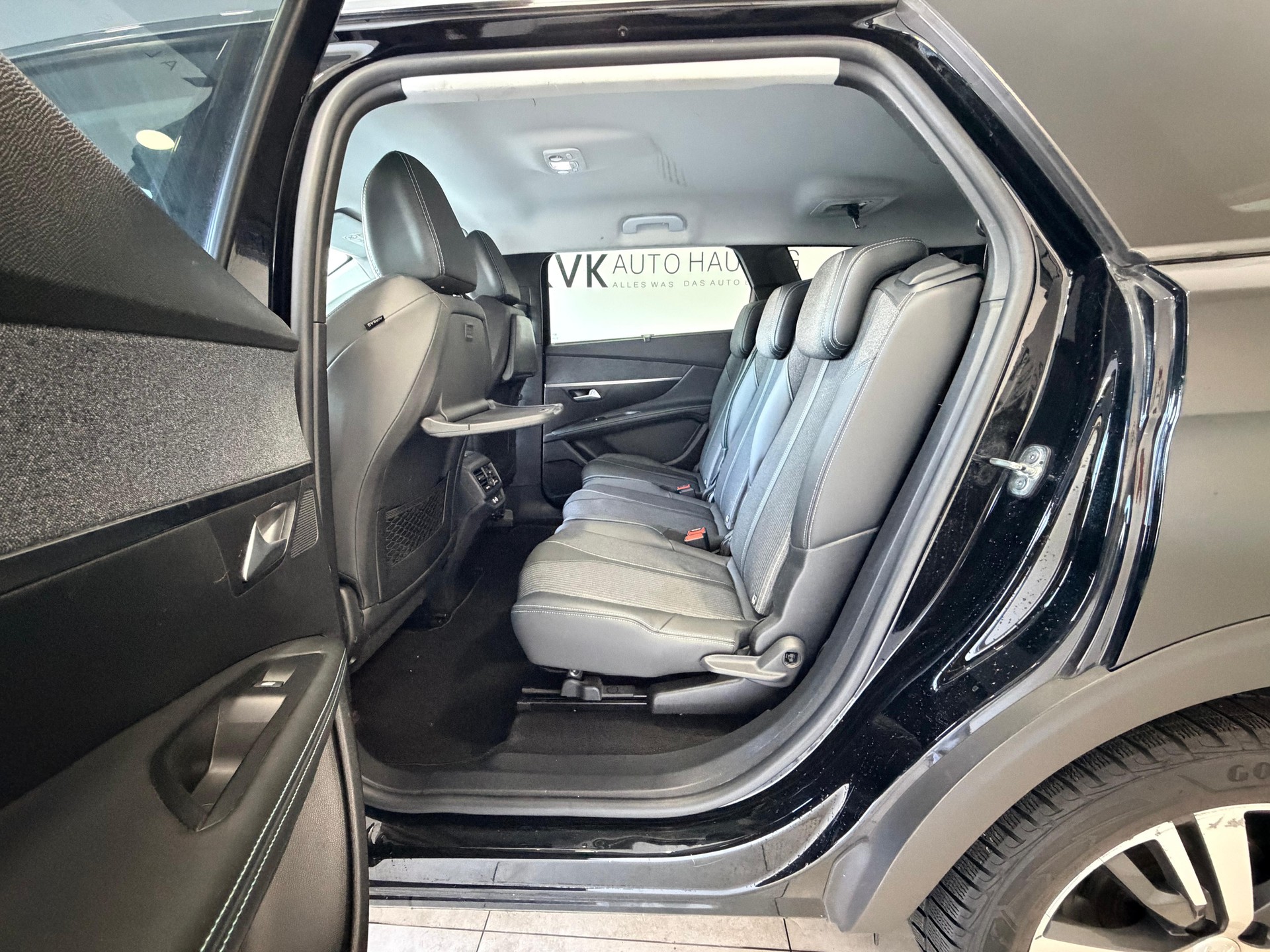 PEUGEOT 5008 1.5 BlueHDi Allure Pack EAT8*7 Plätzer*-image-15