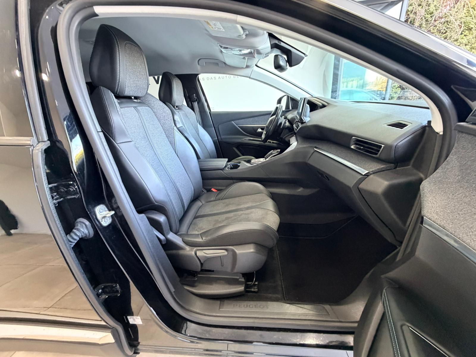 PEUGEOT 5008 1.5 BlueHDi Allure Pack EAT8*7 Plätzer*-image-12