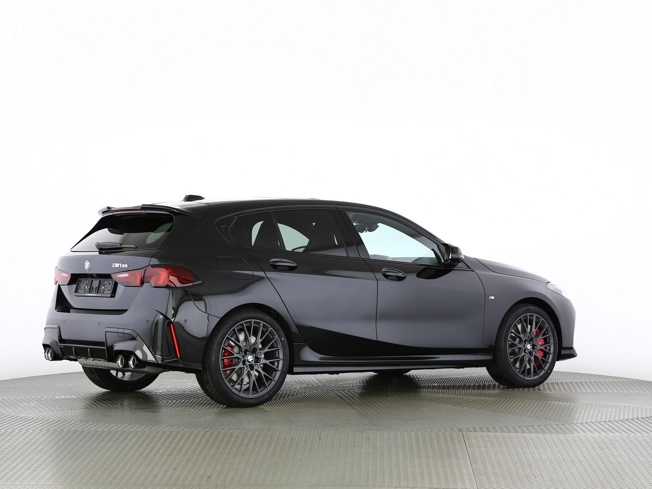 BMW M135i xDrive-image-12