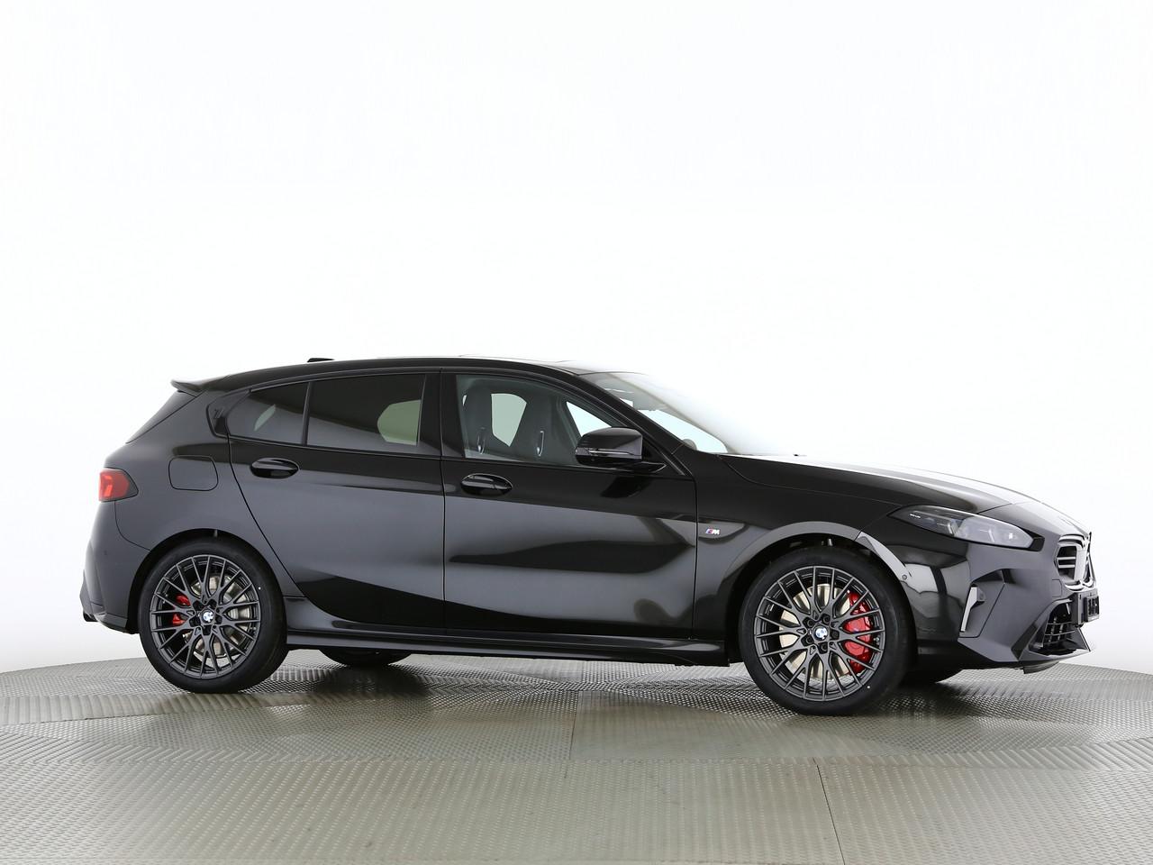 BMW M135i xDrive-image-15