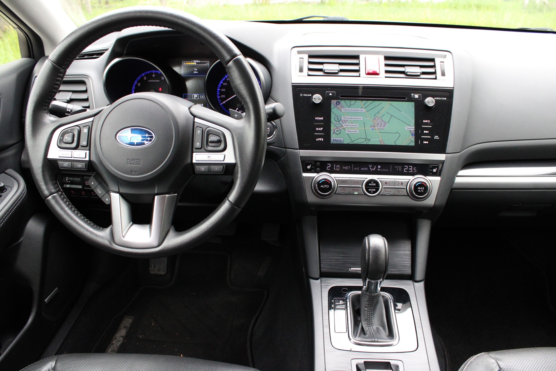 SUBARU Outback 2.5i Luxury AWD Lineartronic-image-14