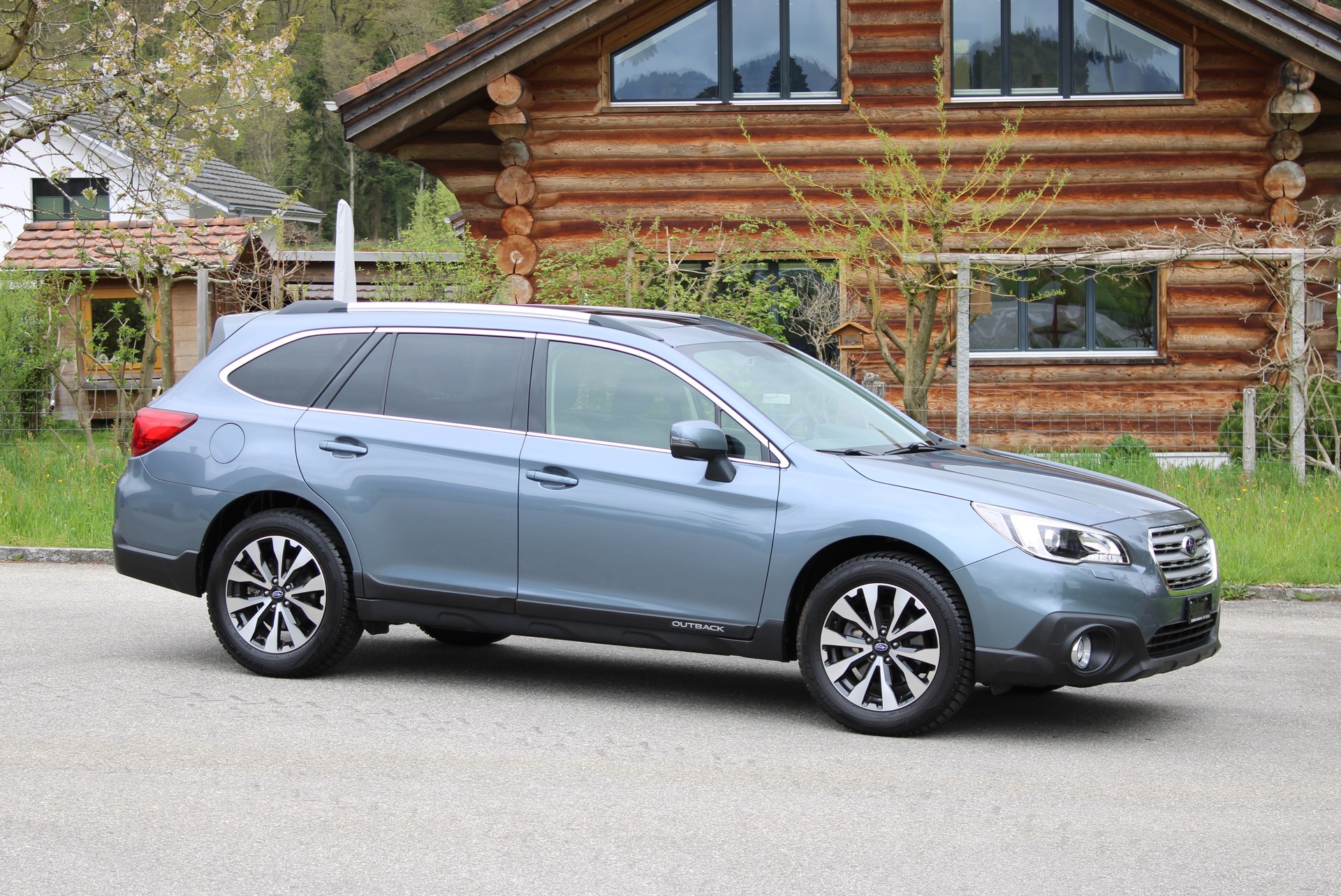 SUBARU Outback 2.5i Luxury AWD Lineartronic-image-0