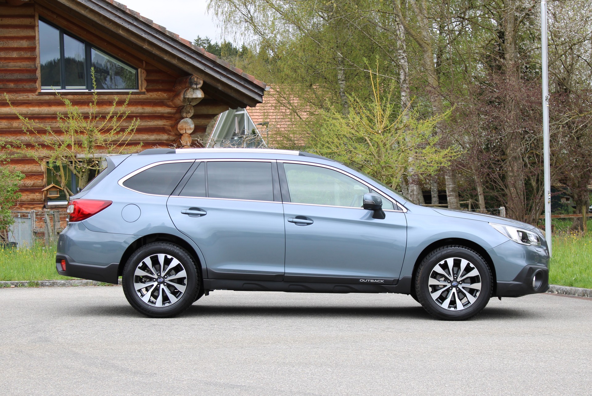 SUBARU Outback 2.5i Luxury AWD Lineartronic-image-5