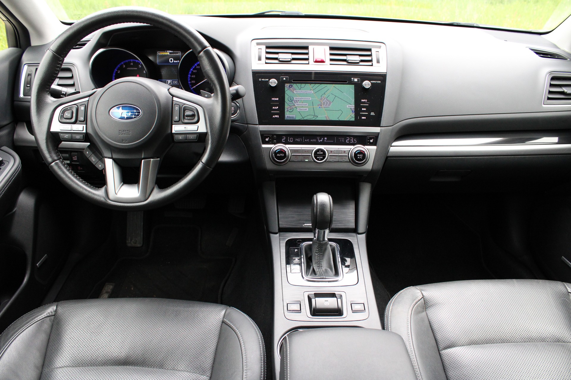 SUBARU Outback 2.5i Luxury AWD Lineartronic-image-11