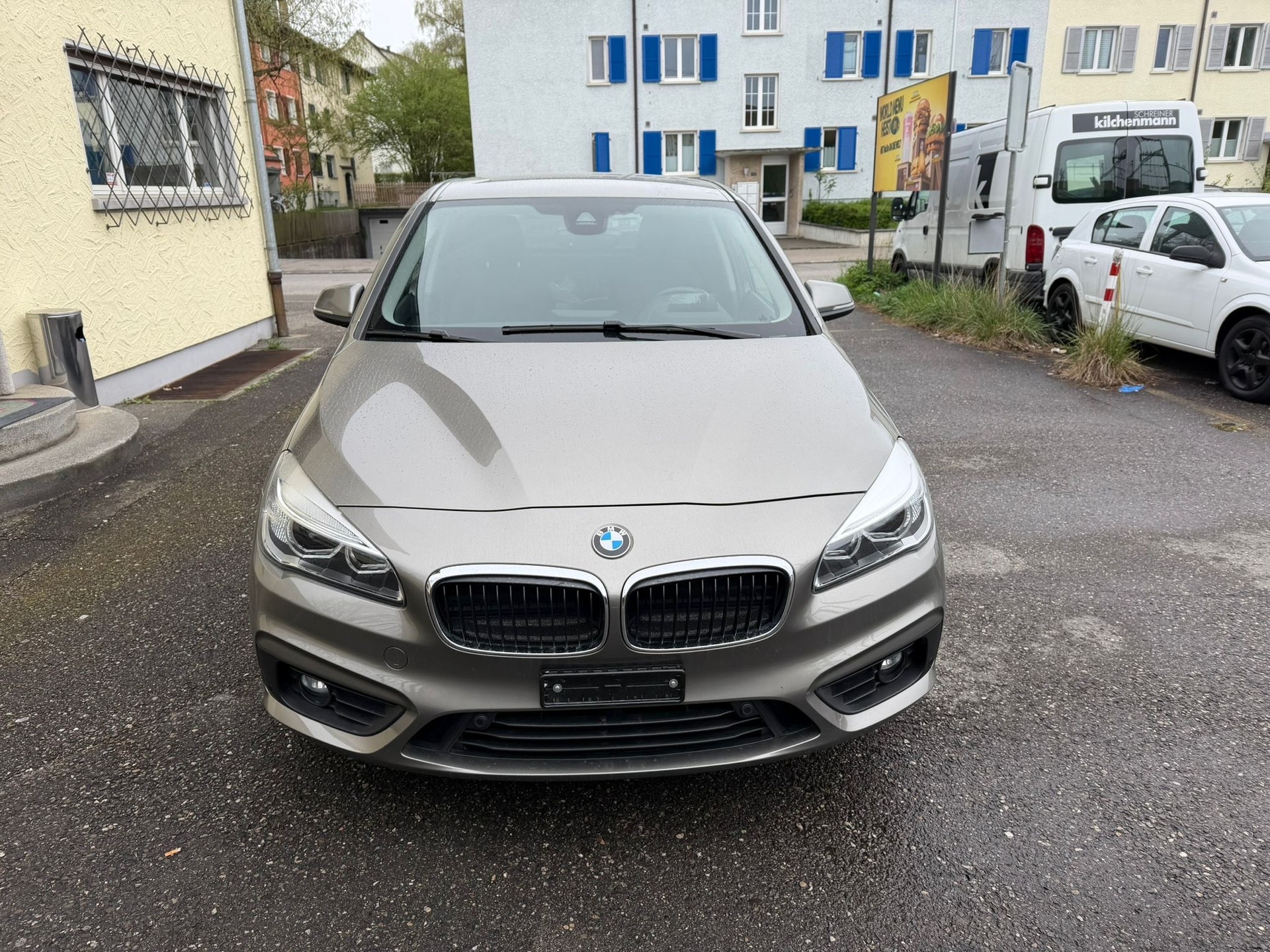 BMW 218d xDrive Active Tourer Sport Line Steptronic-image-2