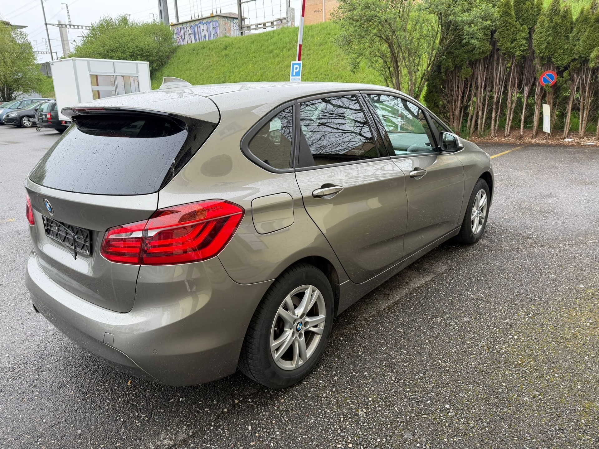 BMW 218d xDrive Active Tourer Sport Line Steptronic-image-4