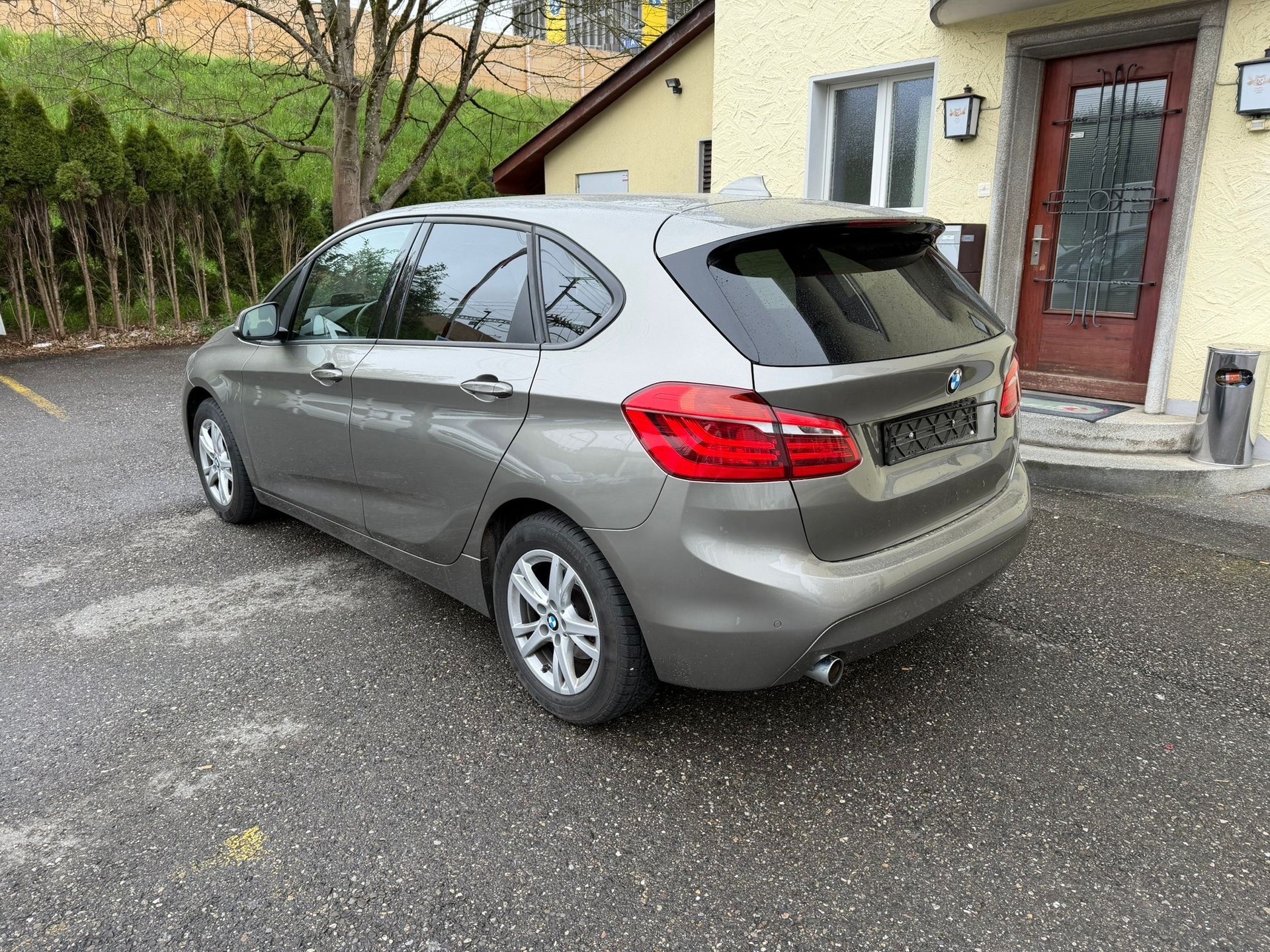 BMW 218d xDrive Active Tourer Sport Line Steptronic-image-5