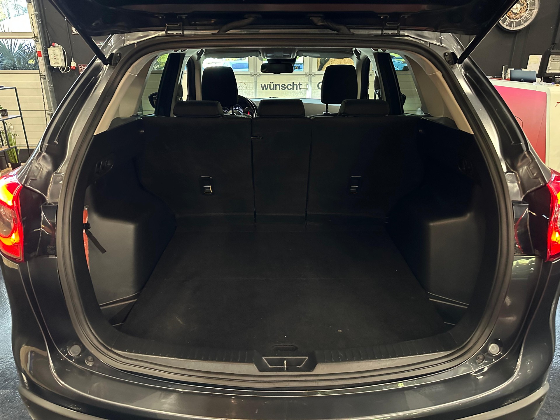 MAZDA CX-5 2.2 D Ambition FWD Automatic-image-21