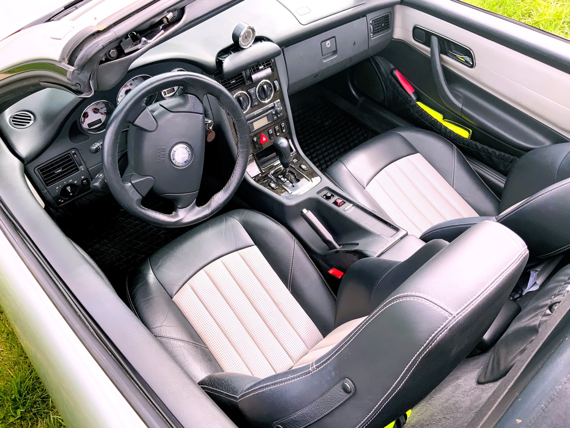 MERCEDES-BENZ SLK 32 AMG Automatic-image-3