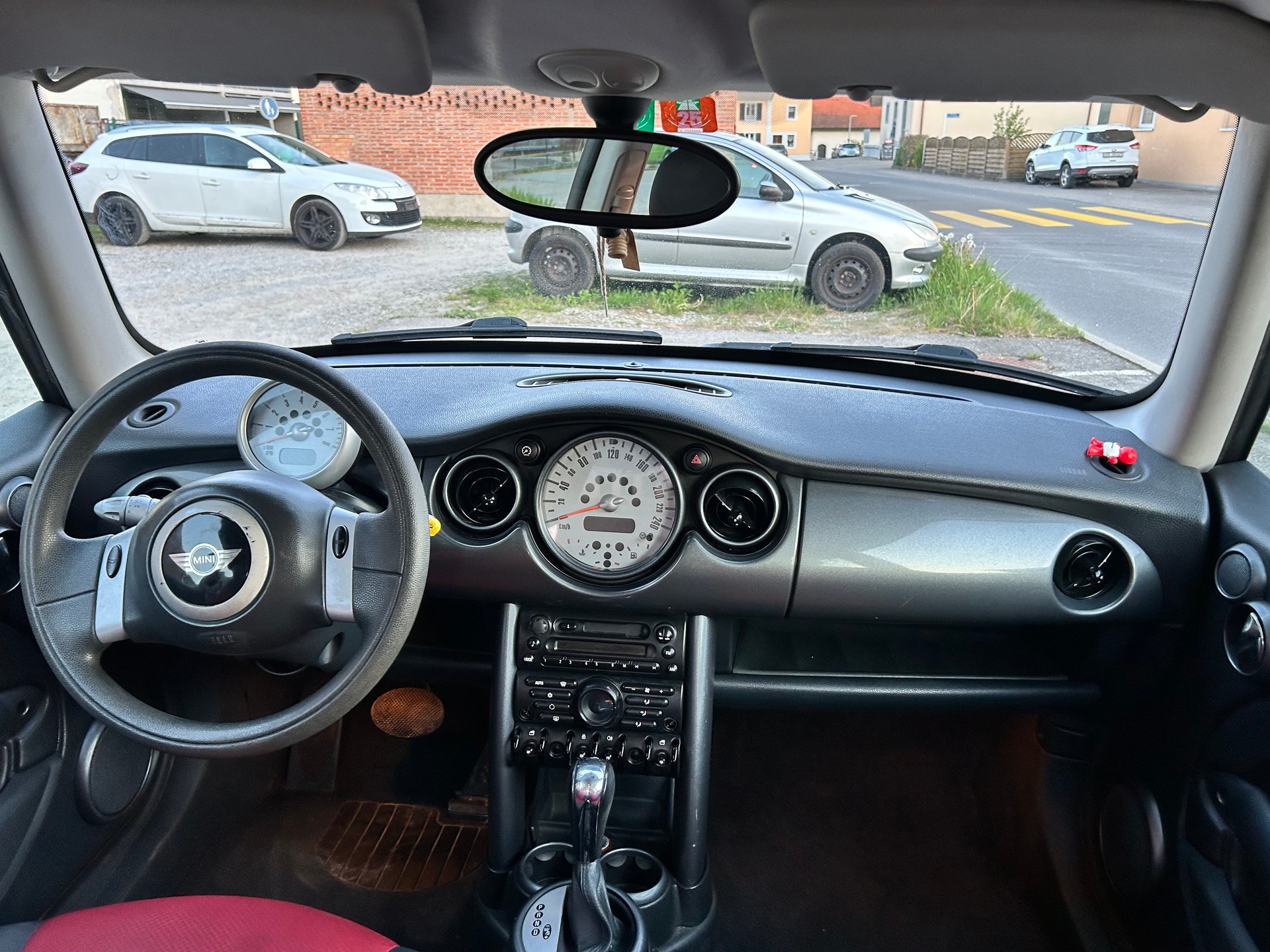 MINI Cooper-image-6