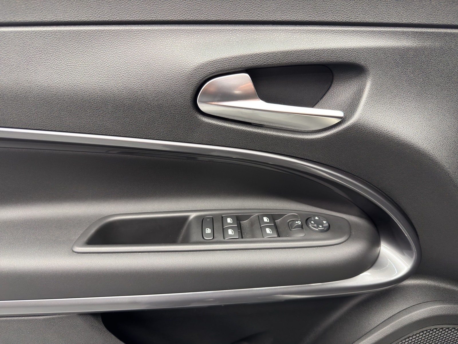 FIAT 600 1.2 Hybrid 145 Sport-image-13
