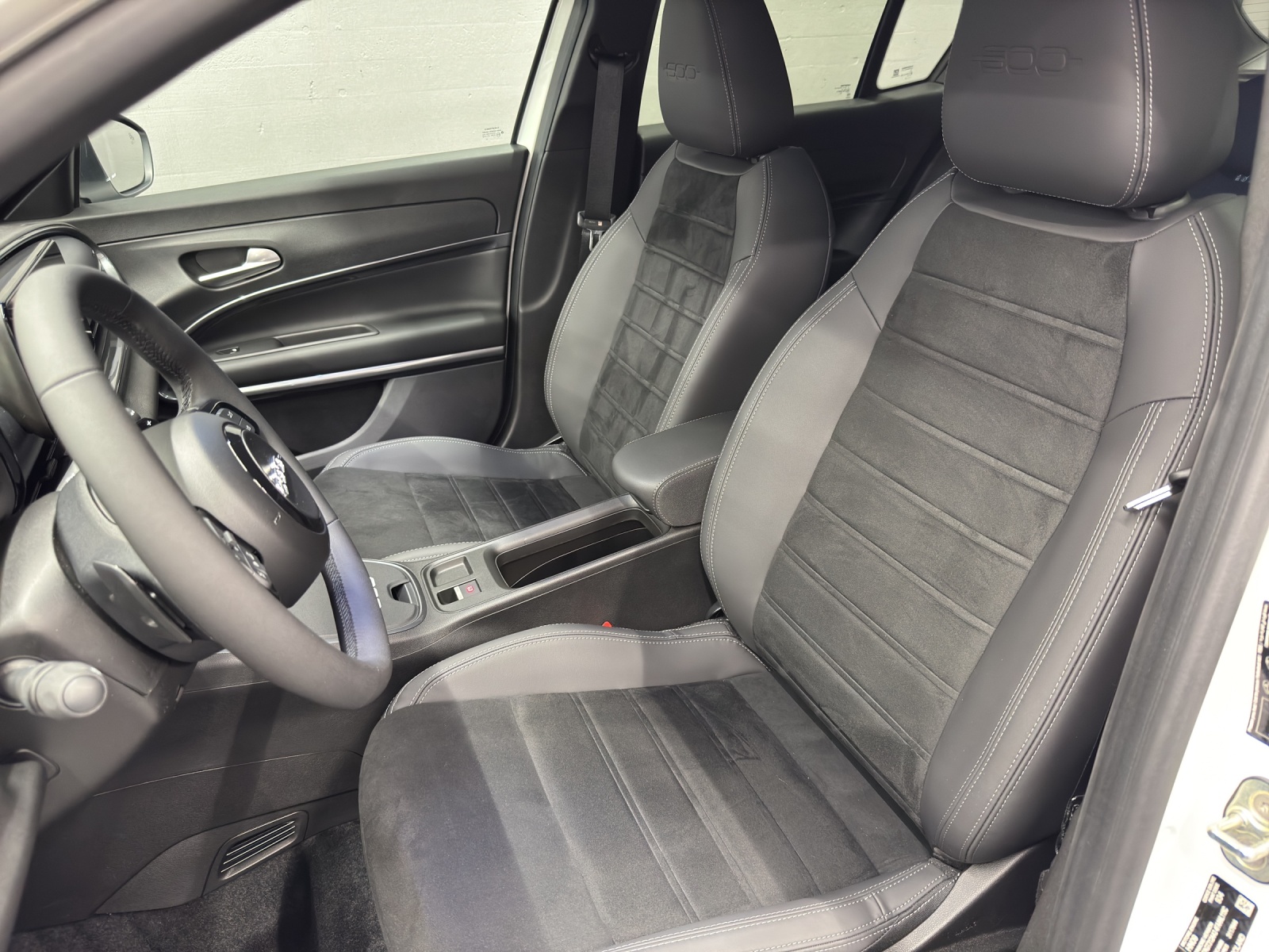 FIAT 600 1.2 Hybrid 145 Sport-image-15