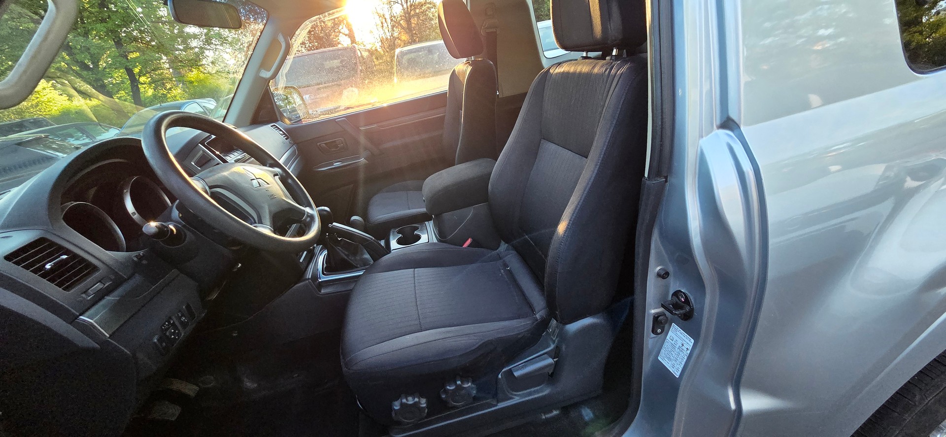 MITSUBISHI Pajero 3.2 DI-D Profi-image-10