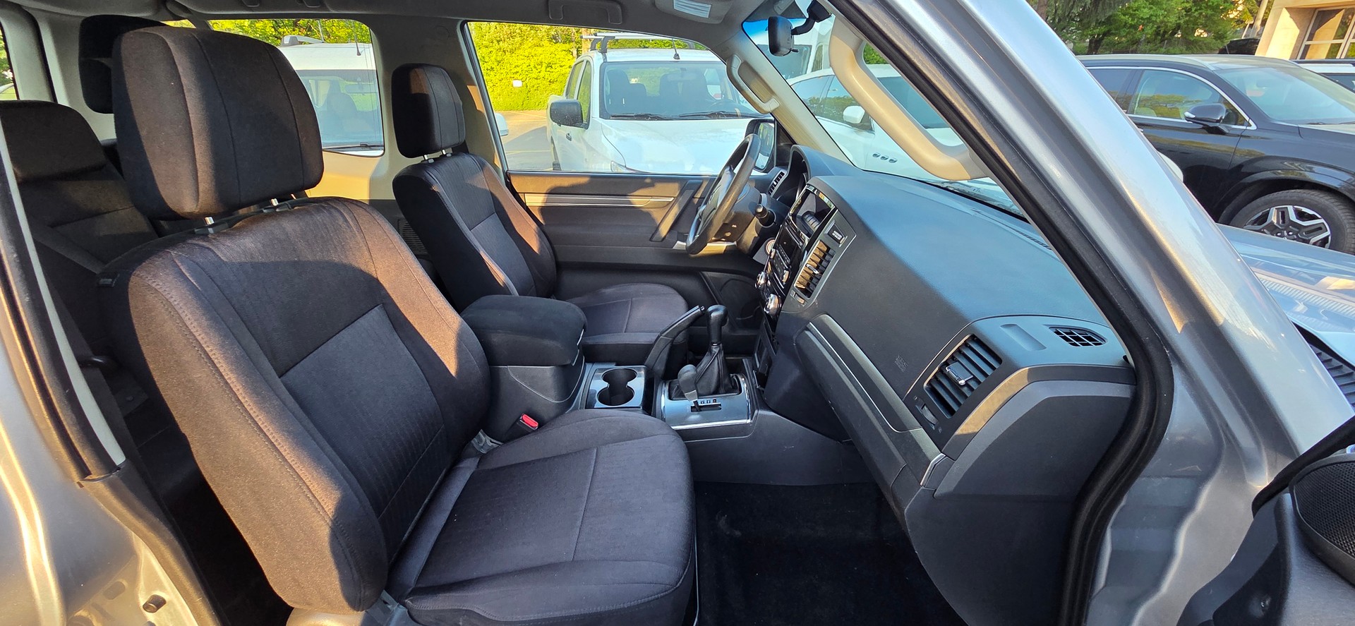MITSUBISHI Pajero 3.2 DI-D Profi-image-6