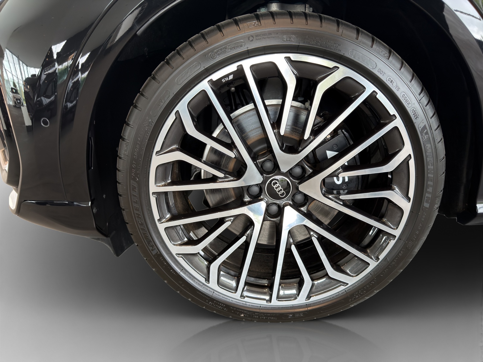 AUDI SQ5 TFSI quattro S-tronic-image-15