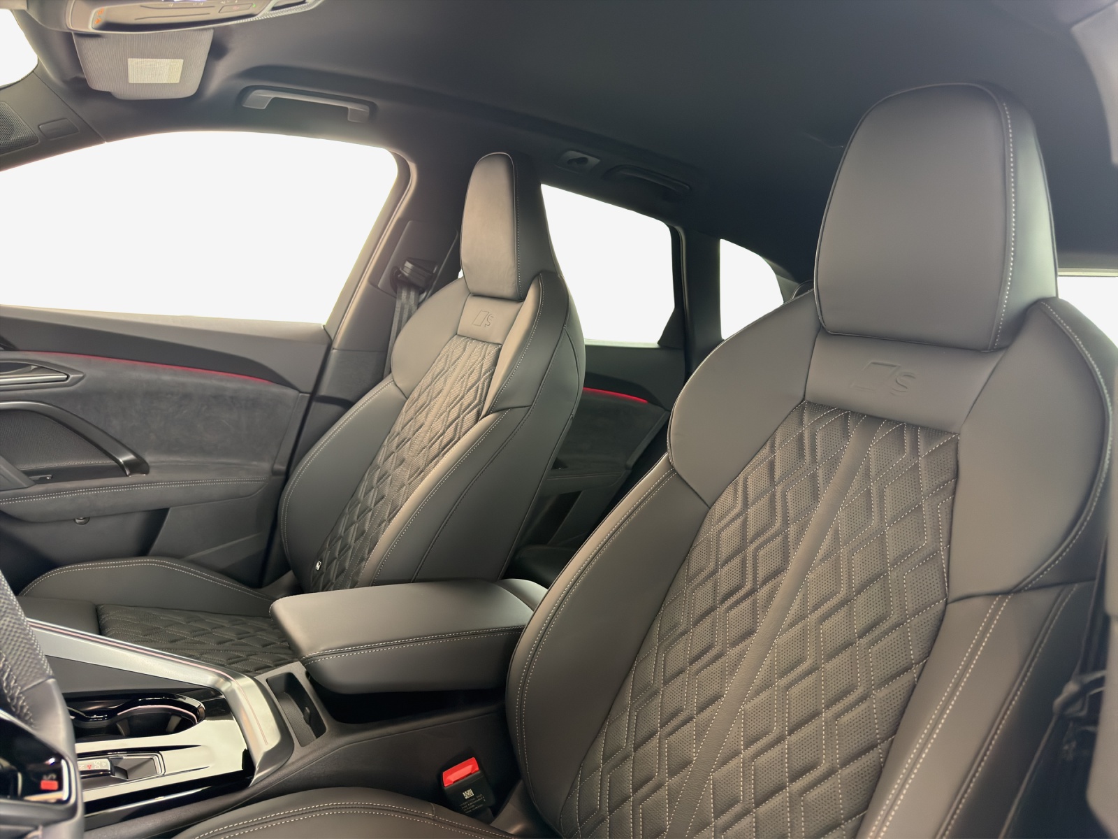 AUDI SQ5 TFSI quattro S-tronic-image-14