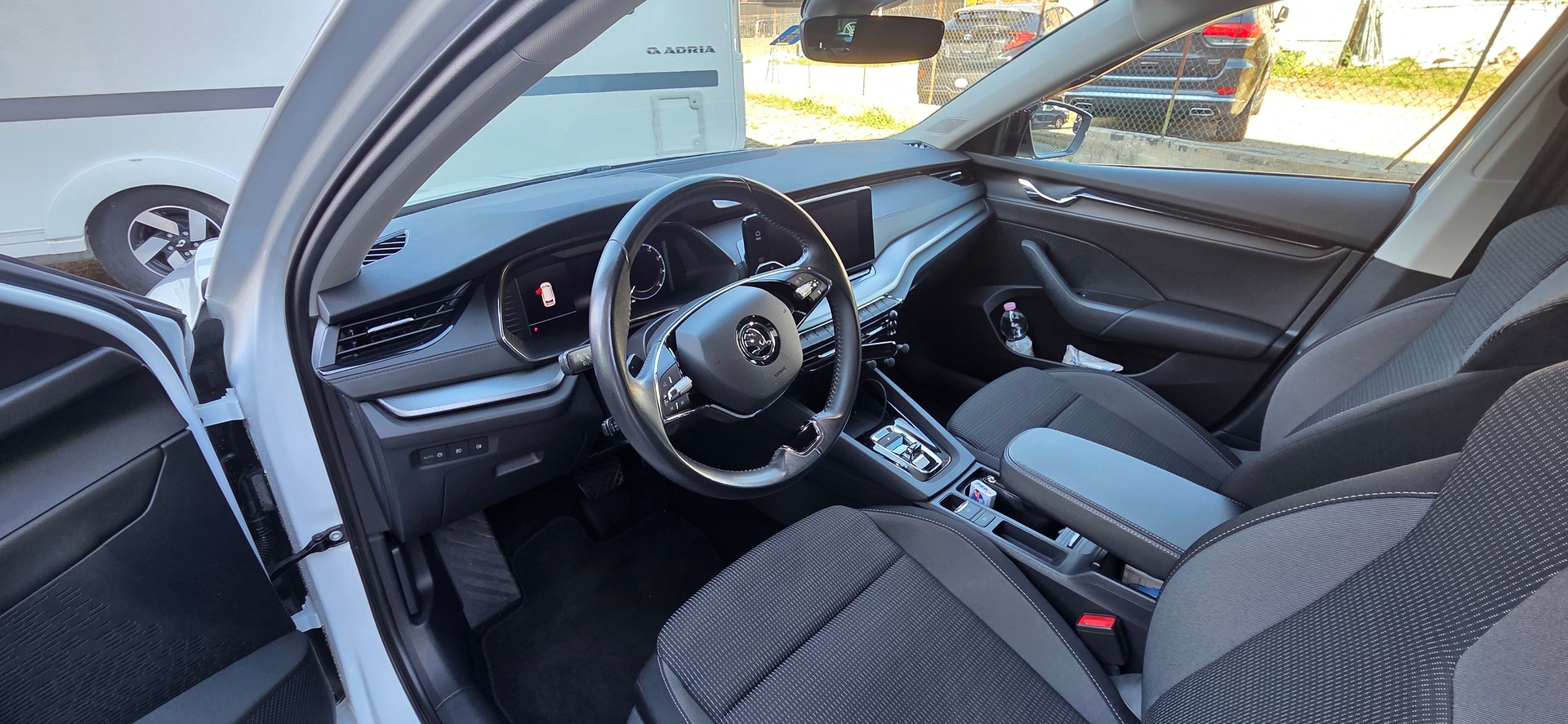SKODA Octavia 1.5 TSI mhev DSG-image-4