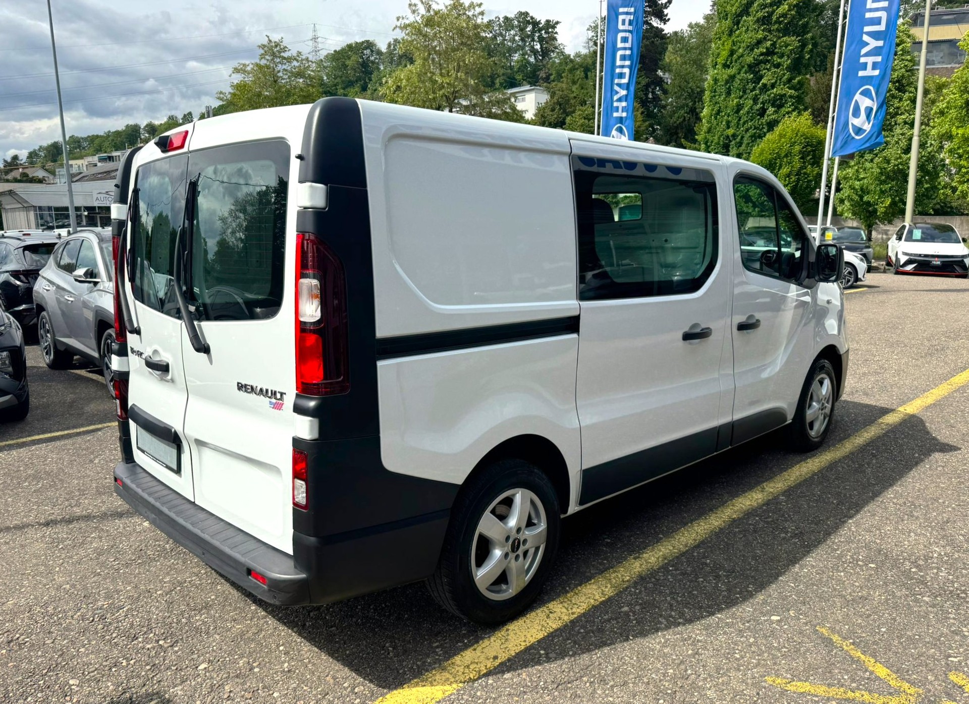 RENAULT Trafic Ene dCi120 2.0 Bus L1H1 Erhöhte Nutzlast 1601 KG-image-5