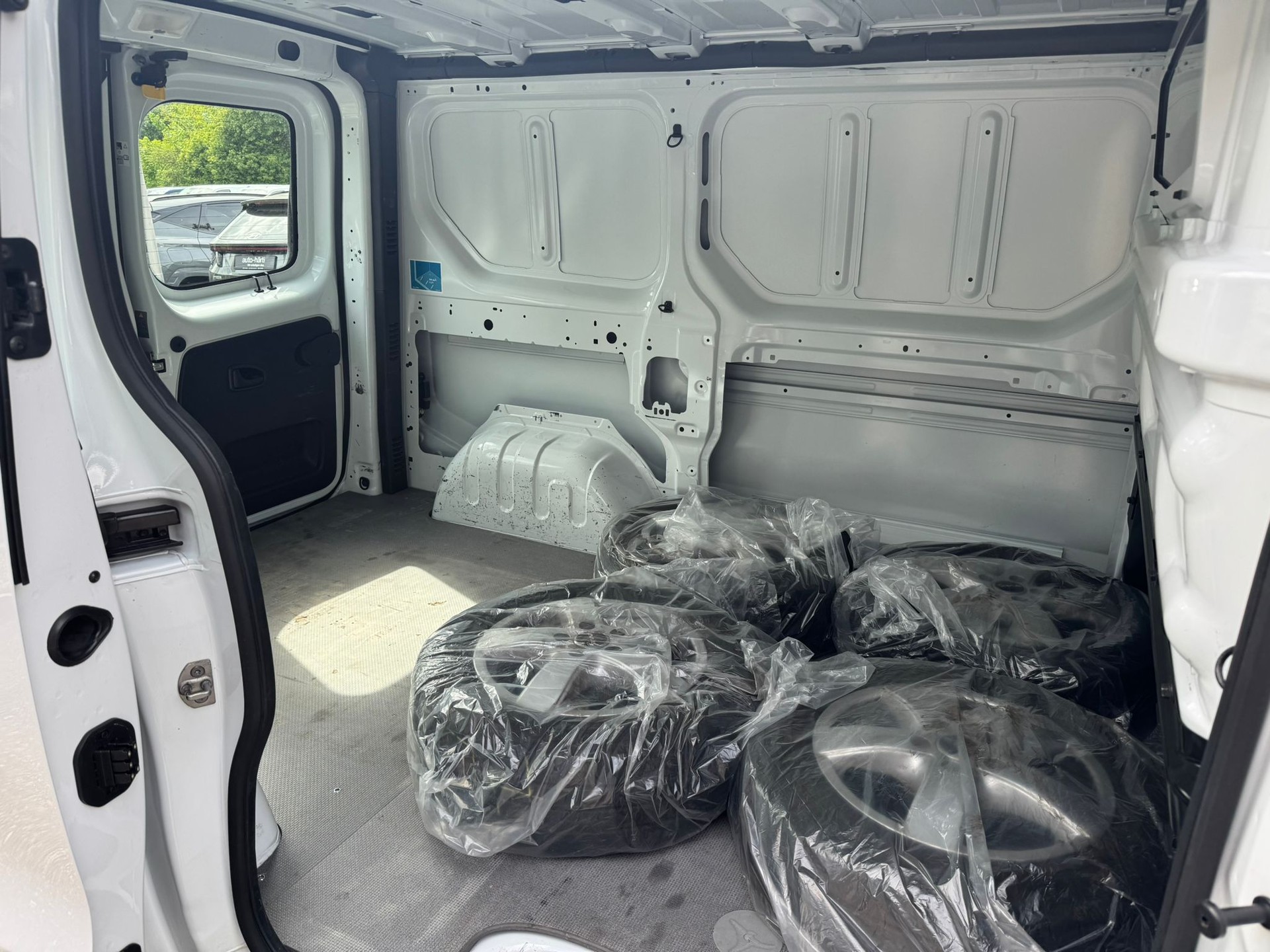 RENAULT Trafic Ene dCi120 2.0 Bus L1H1 Erhöhte Nutzlast 1601 KG-image-7