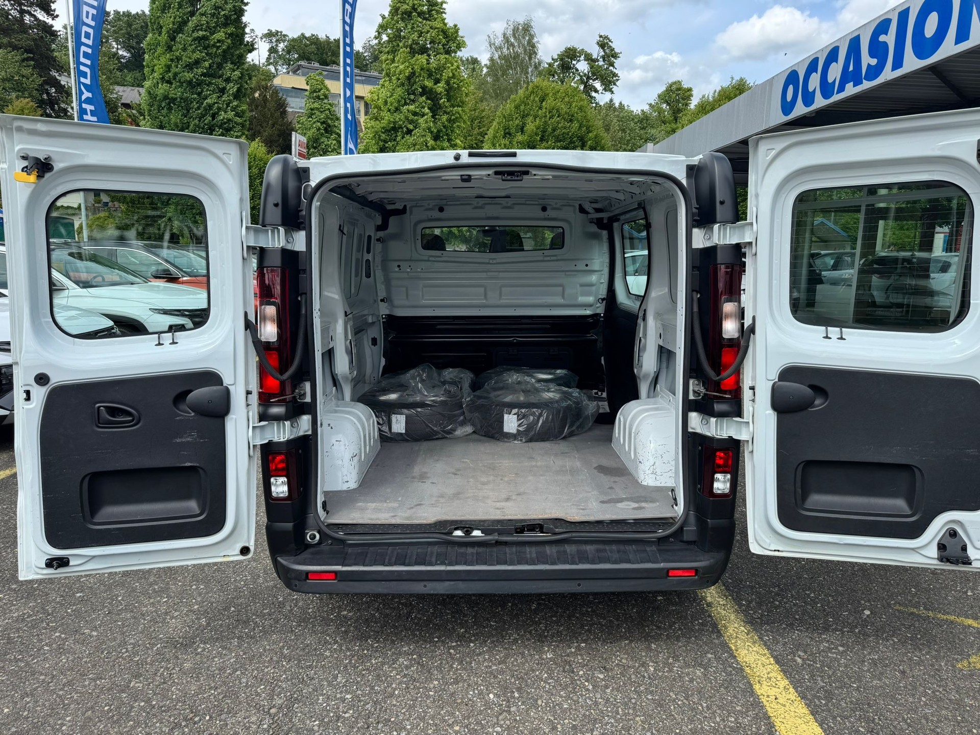 RENAULT Trafic Ene dCi120 2.0 Bus L1H1 Erhöhte Nutzlast 1601 KG-image-14
