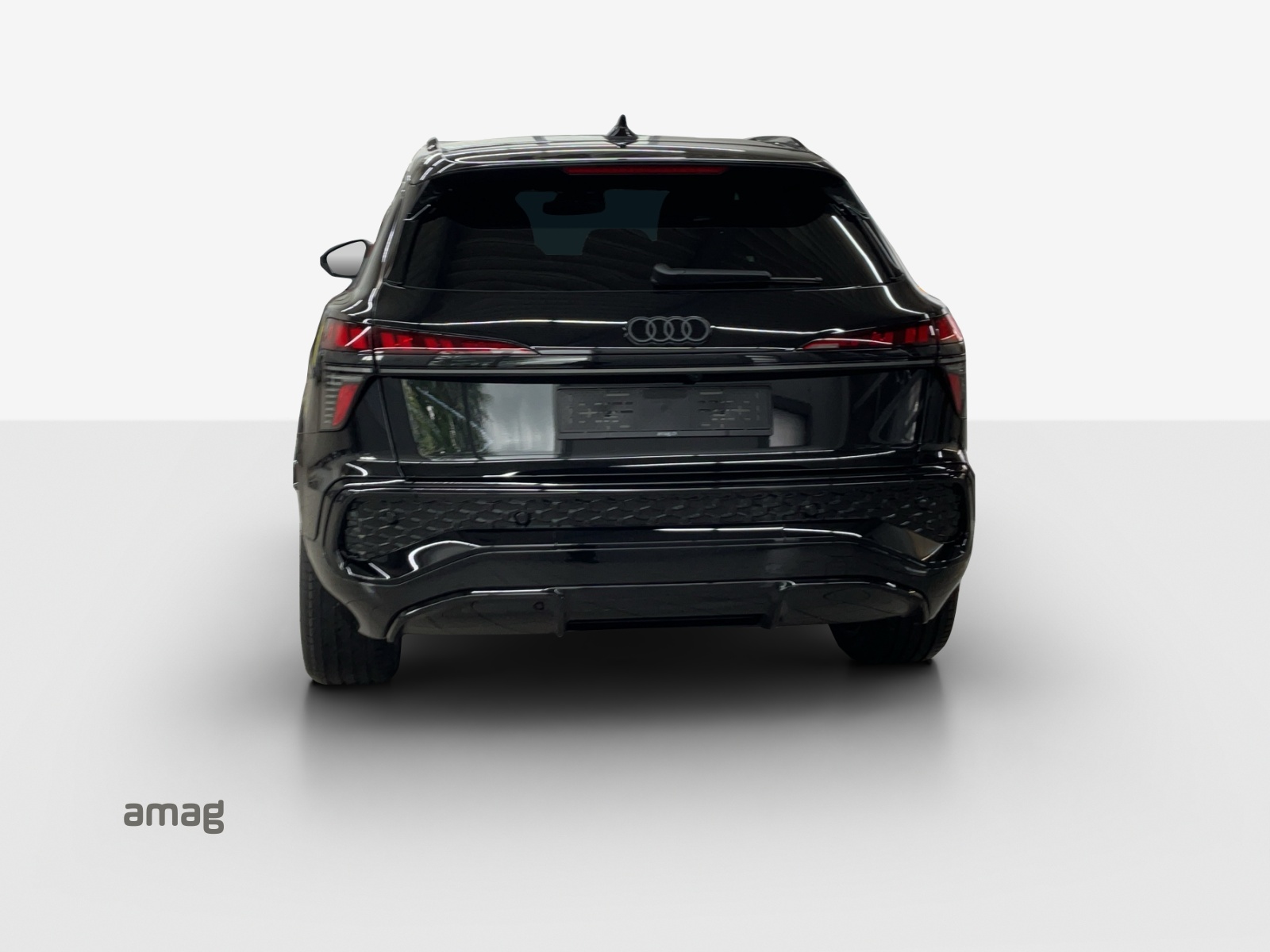 AUDI Q3 SUV 110 kW TFSI S tronic-image-3