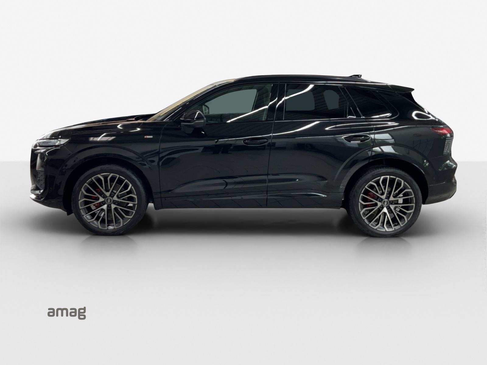 AUDI Q3 SUV 110 kW TFSI S tronic-image-1