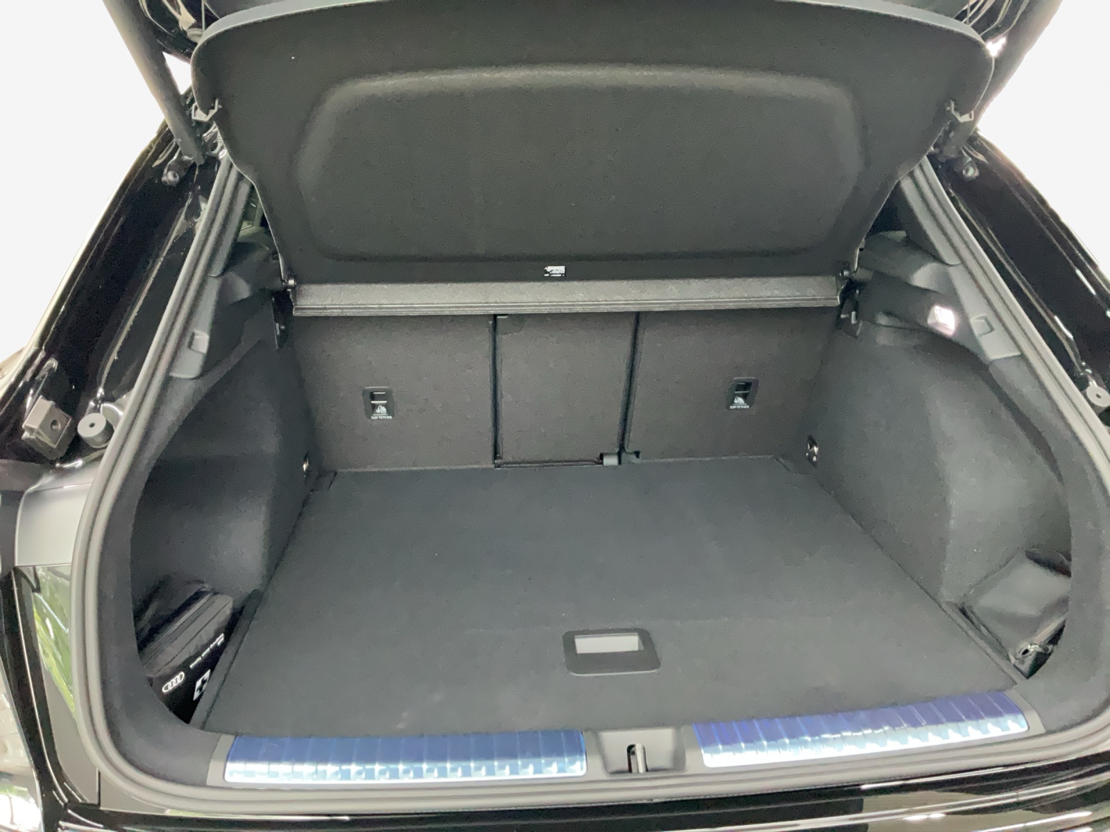 AUDI Q3 SUV 110 kW TFSI S tronic-image-13