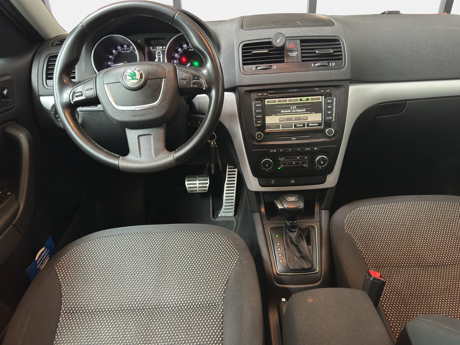 SKODA Yeti 2.0 TDI Ambition 4x4 DSG-image-9