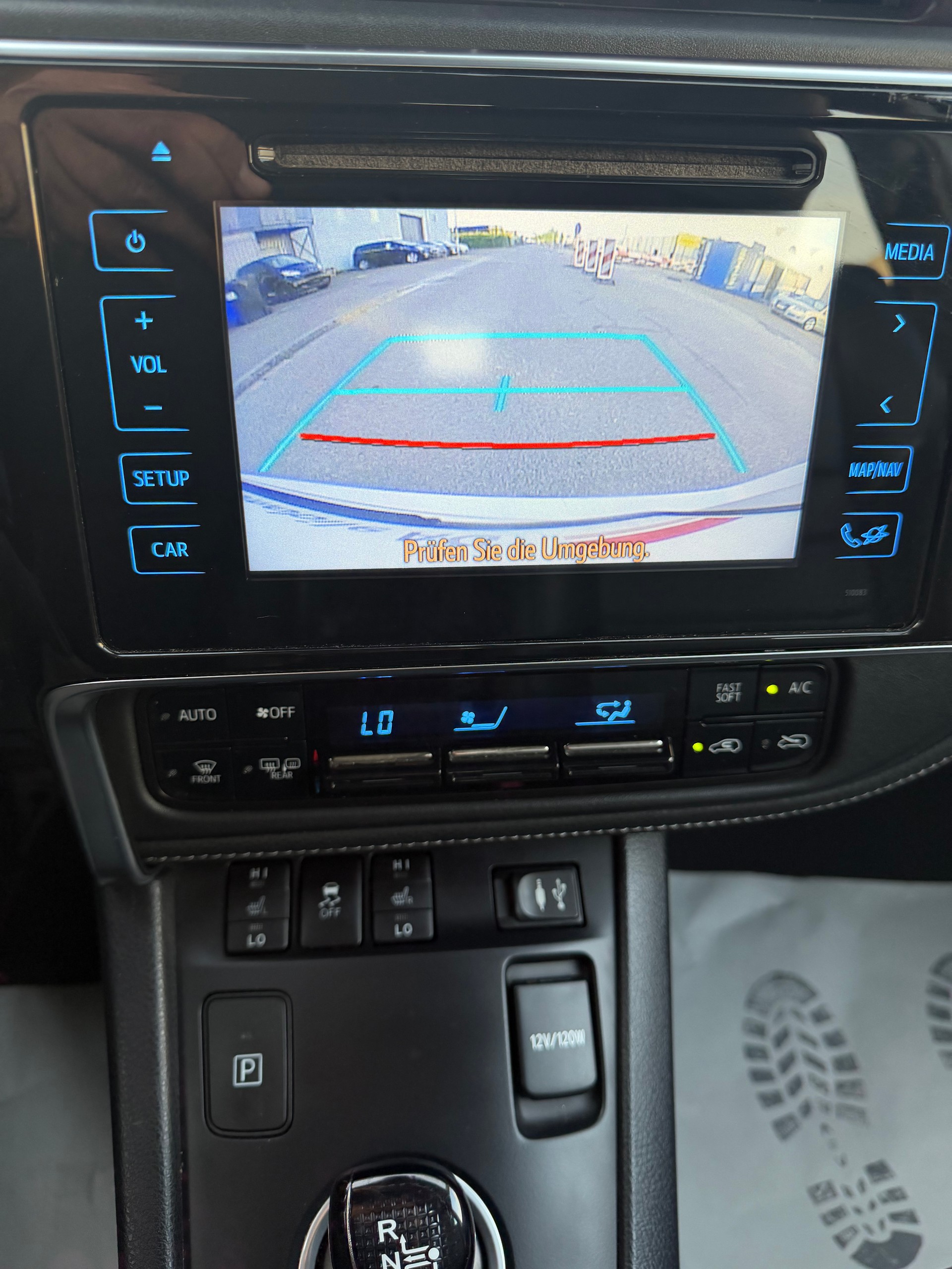 TOYOTA Auris Touring Sports 1.8 HSD Swiss Trend e-CVT-image-14