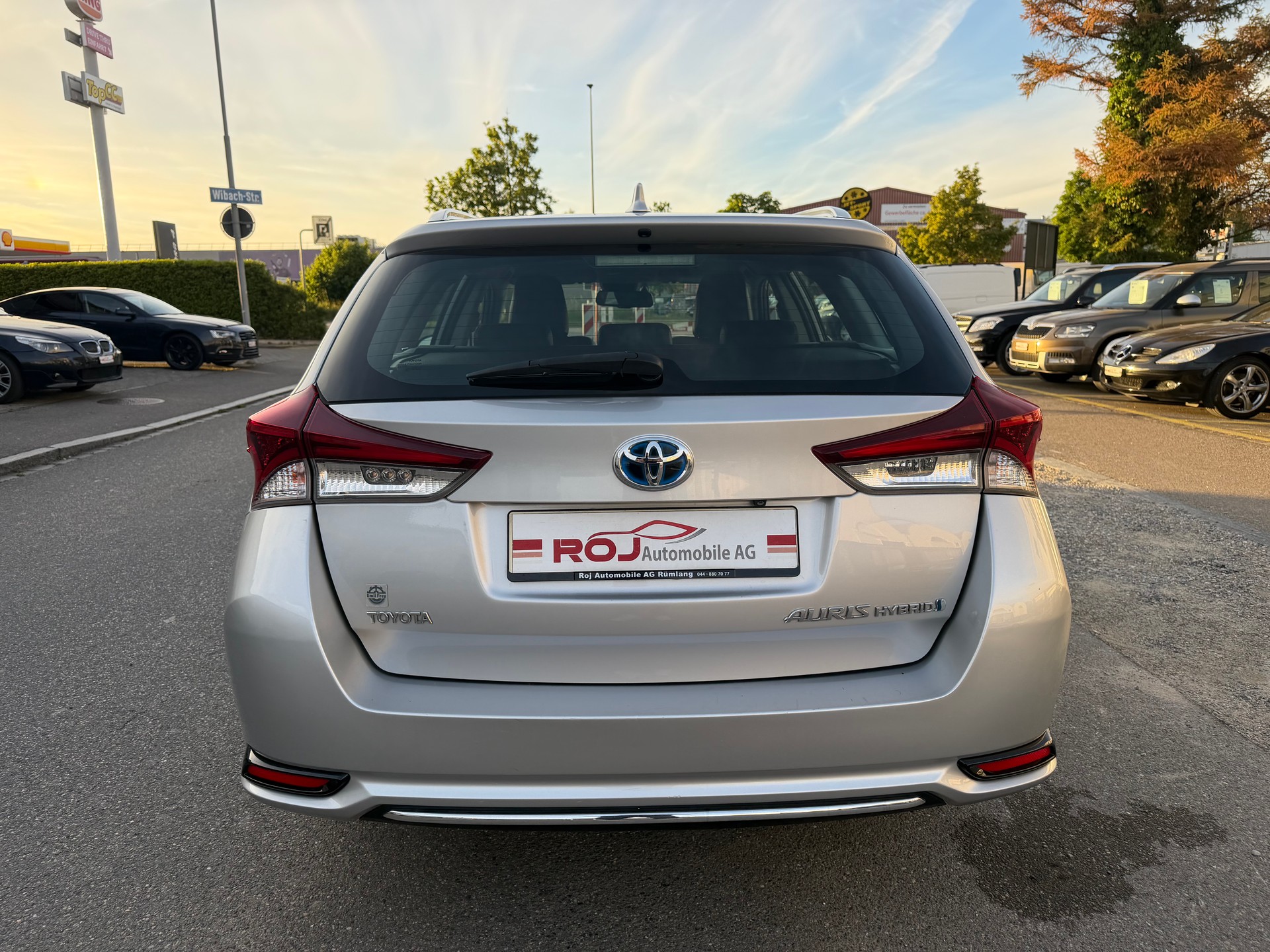 TOYOTA Auris Touring Sports 1.8 HSD Swiss Trend e-CVT-image-5