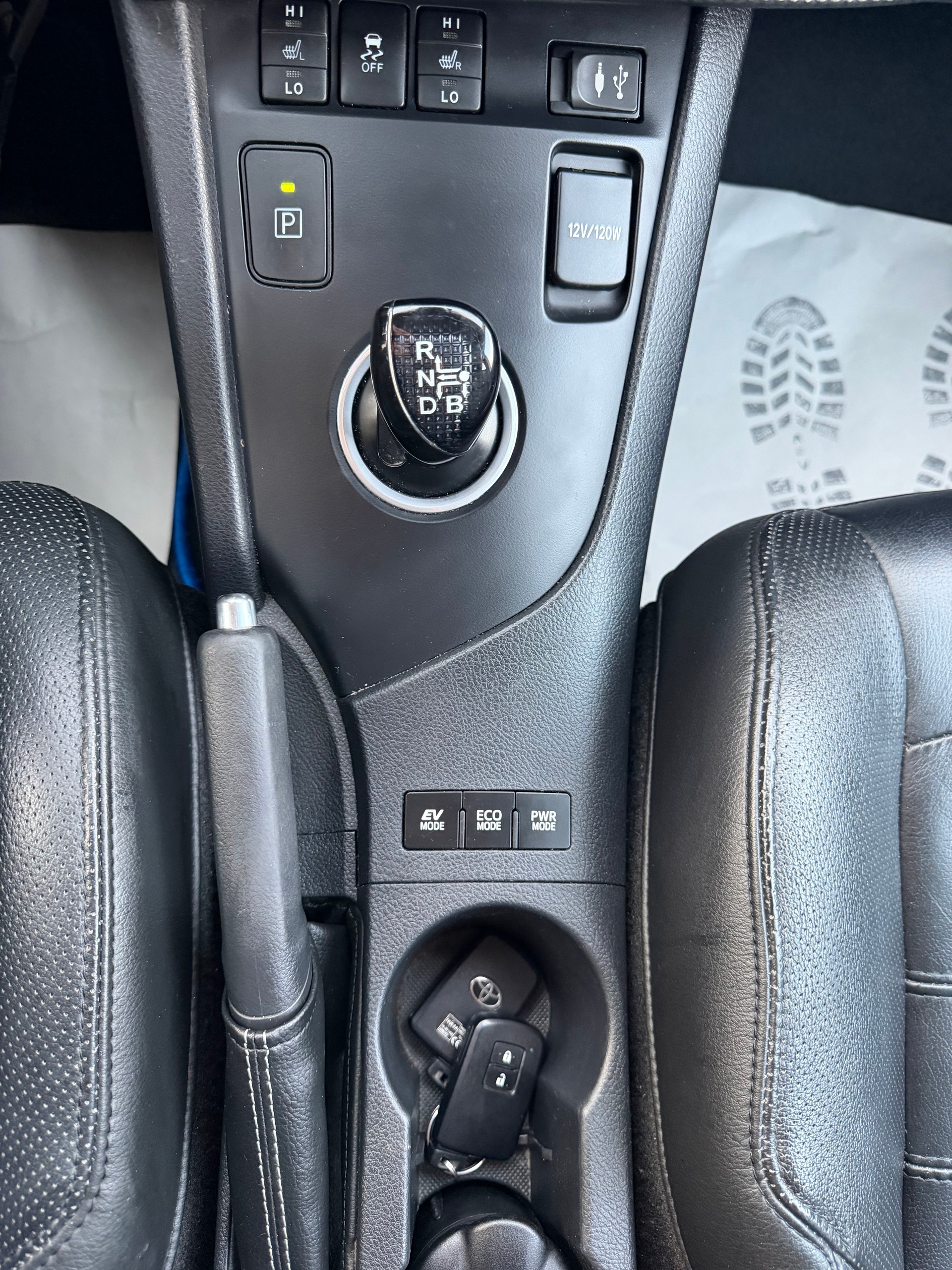 TOYOTA Auris Touring Sports 1.8 HSD Swiss Trend e-CVT-image-13