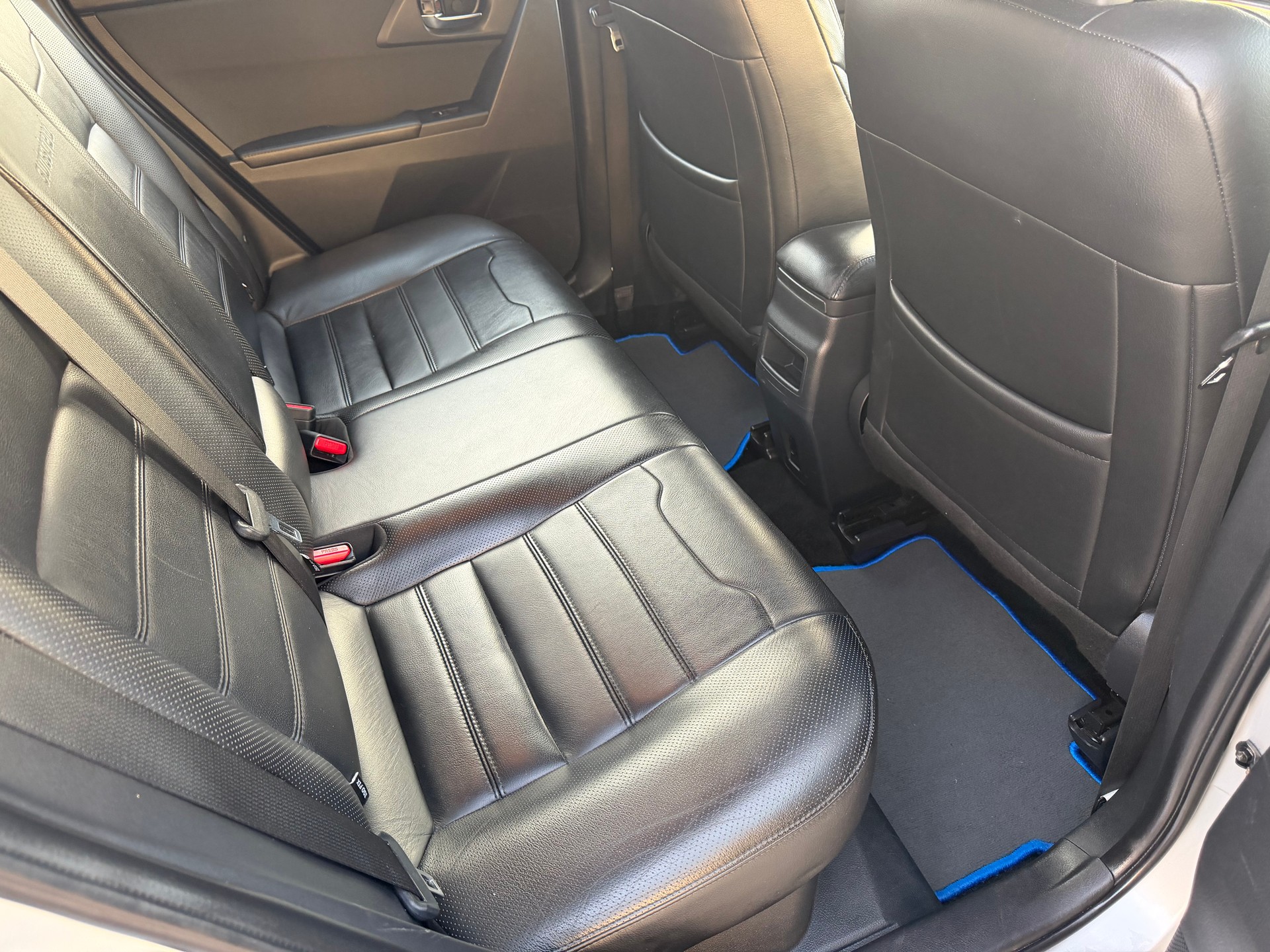 TOYOTA Auris Touring Sports 1.8 HSD Swiss Trend e-CVT-image-11